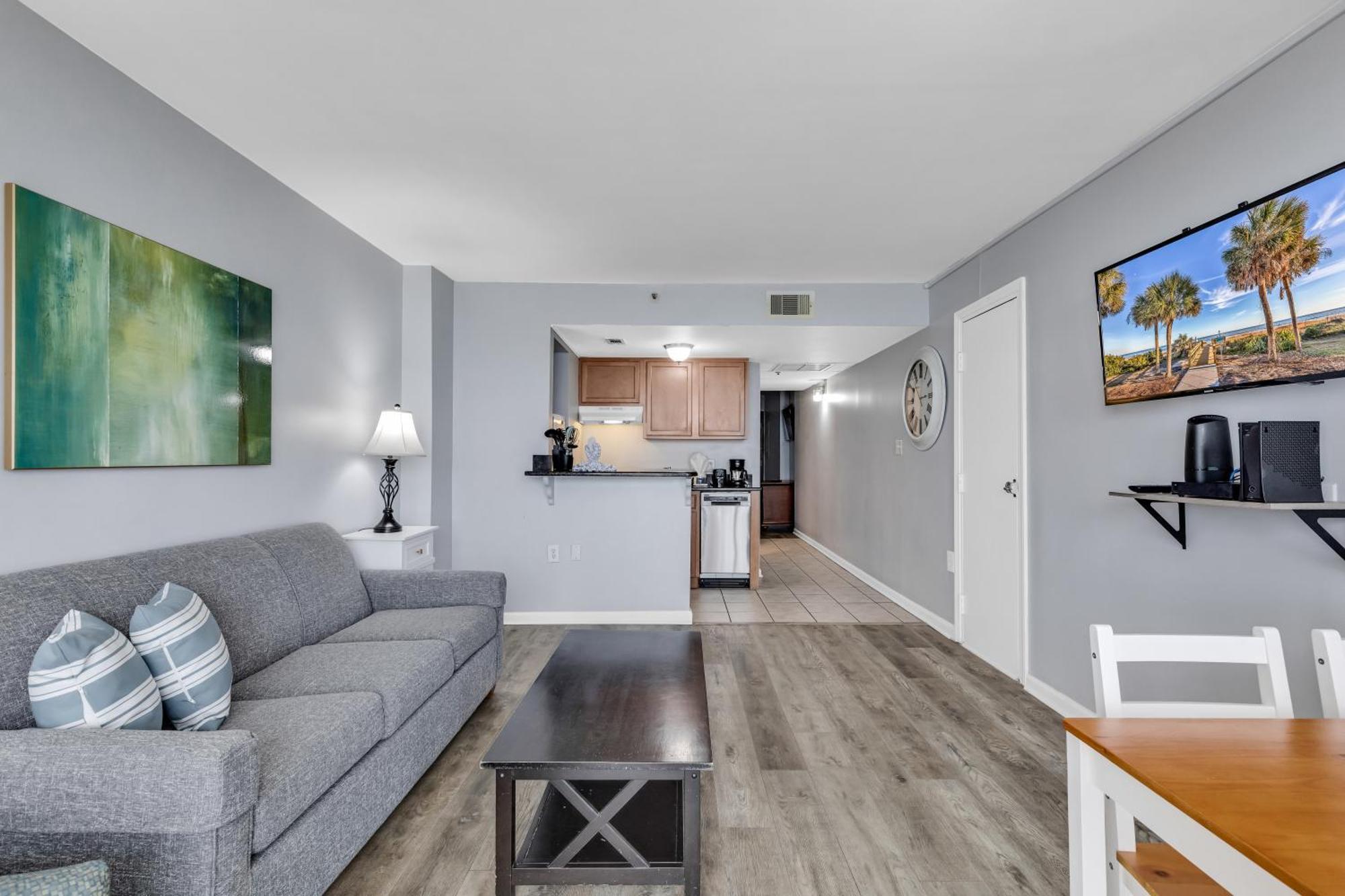 Oceanfront Private Balcony At Meridian Plaza Apartment