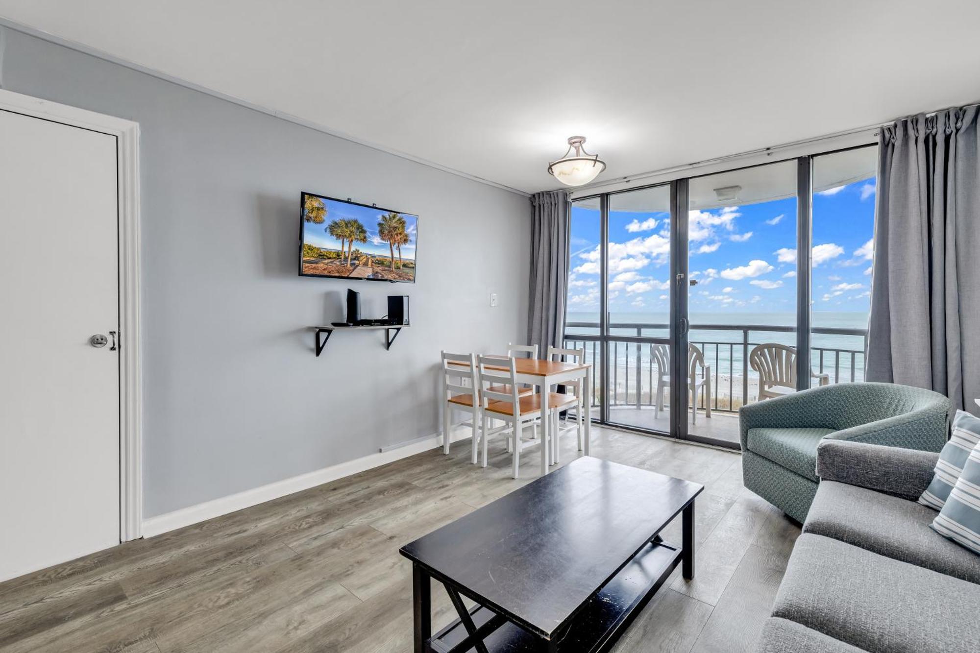 Oceanfront Private Balcony At Meridian Plaza Apartment