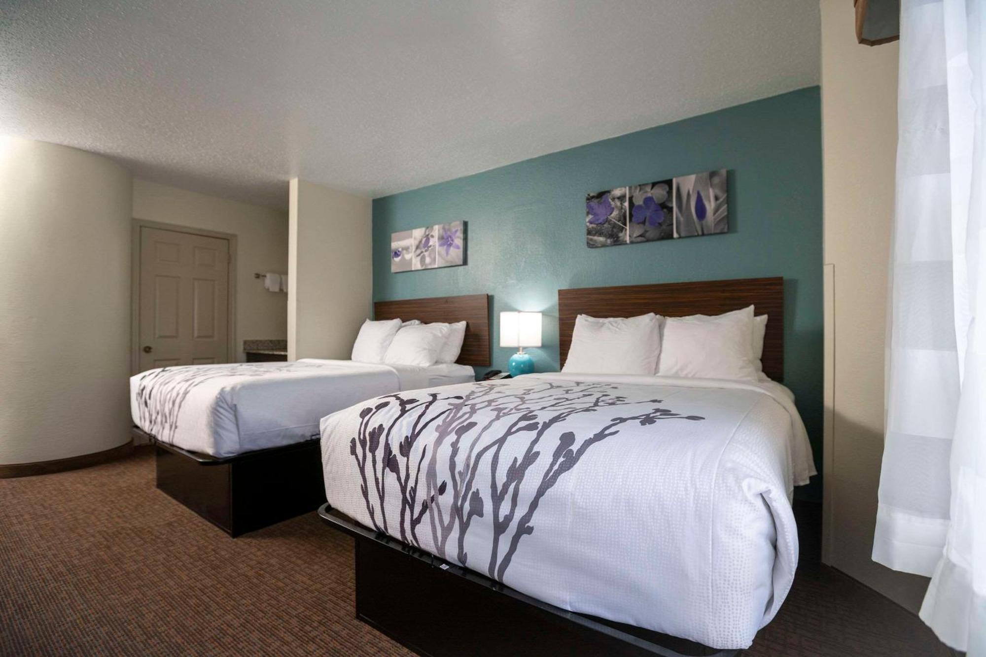 Sleep Near Outlets Hotel