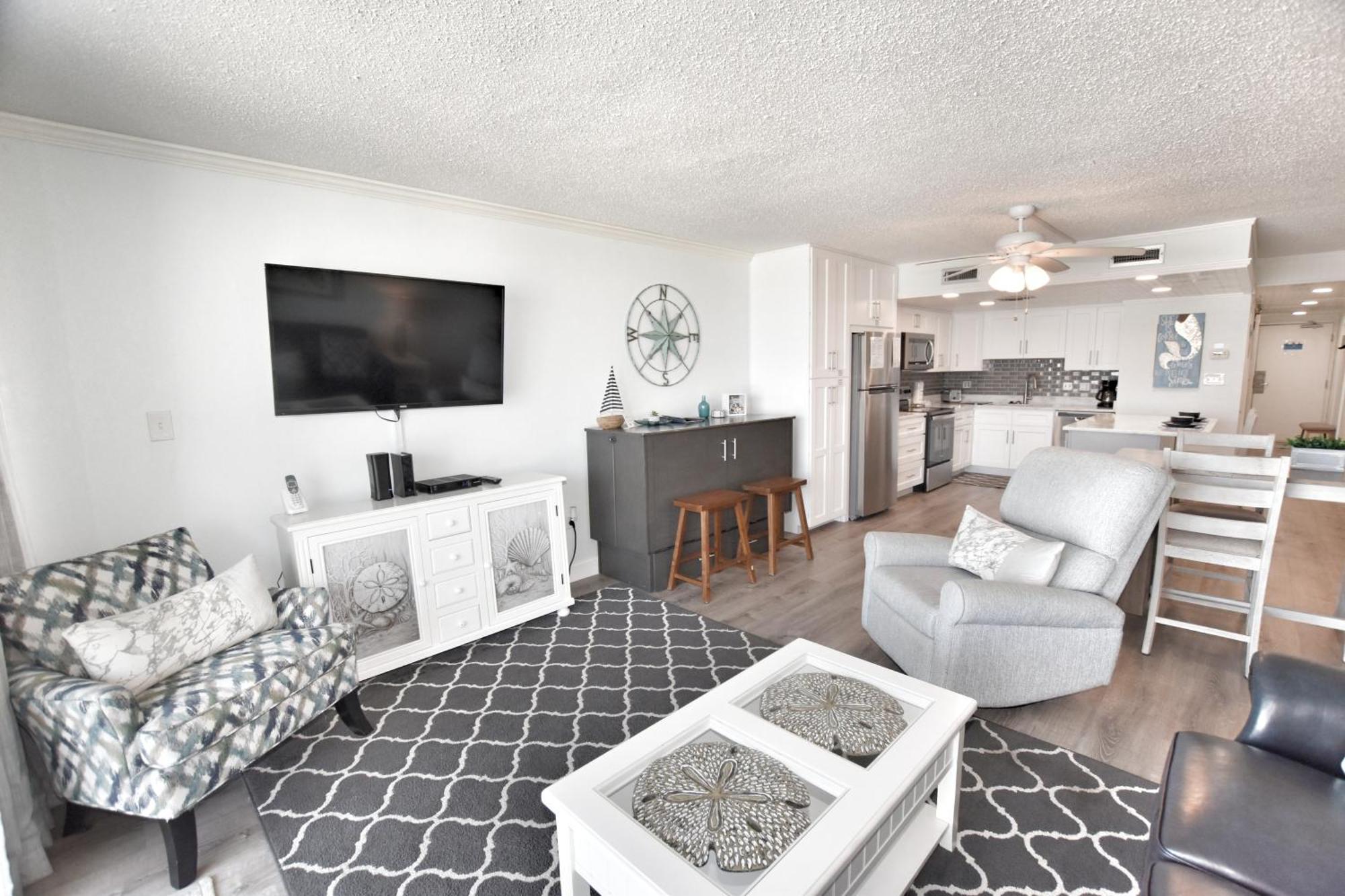 0206 Waters Edge Apartment