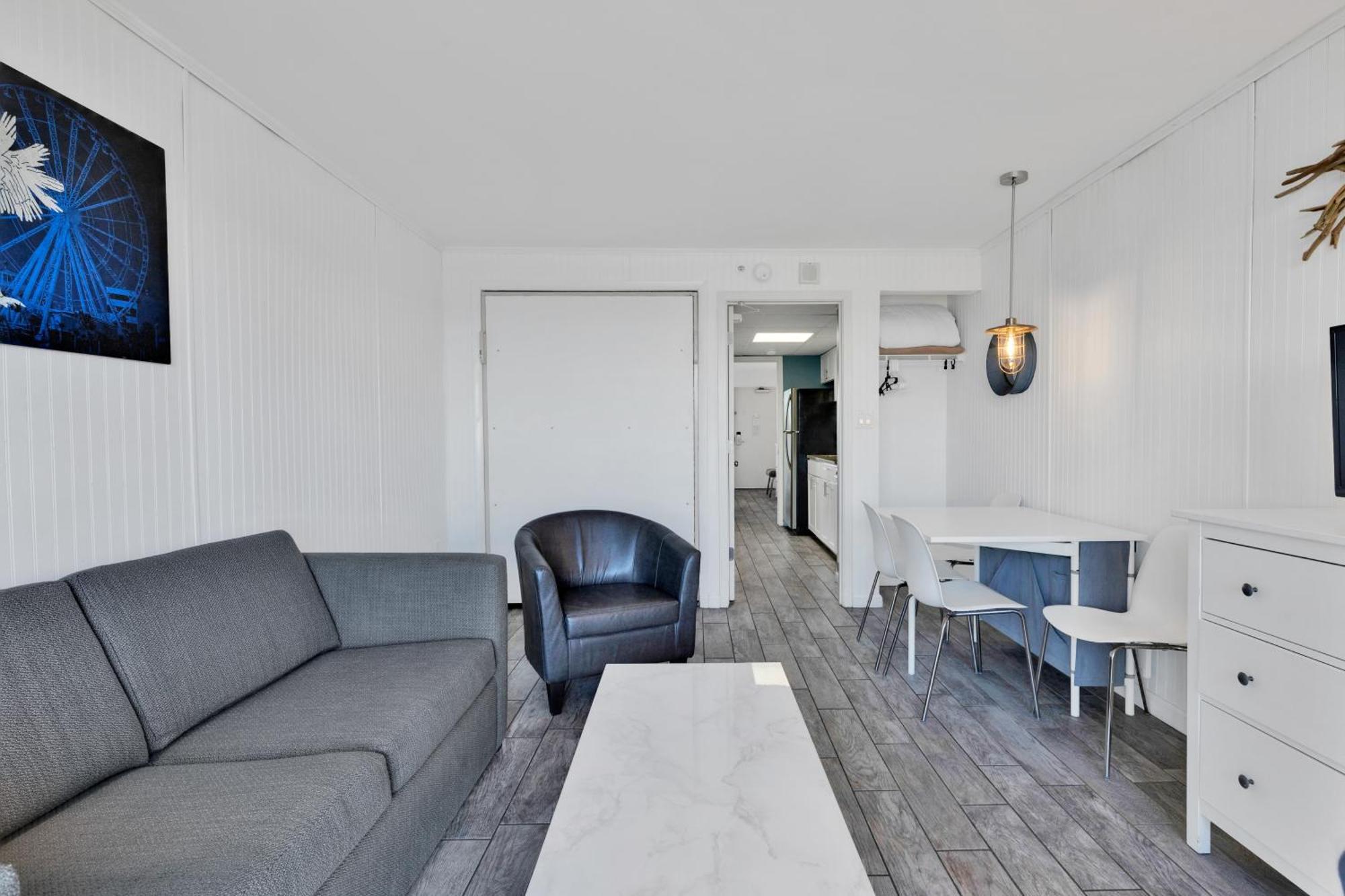 Apartment Hosteeva Boardwalk Ocean-front