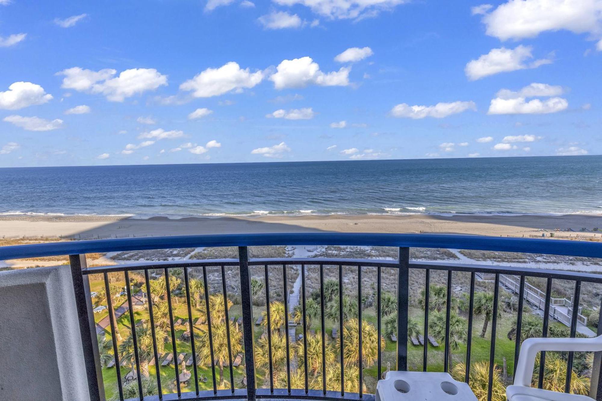 Hosteeva Boardwalk Ocean-front Apartment Myrtle Beach