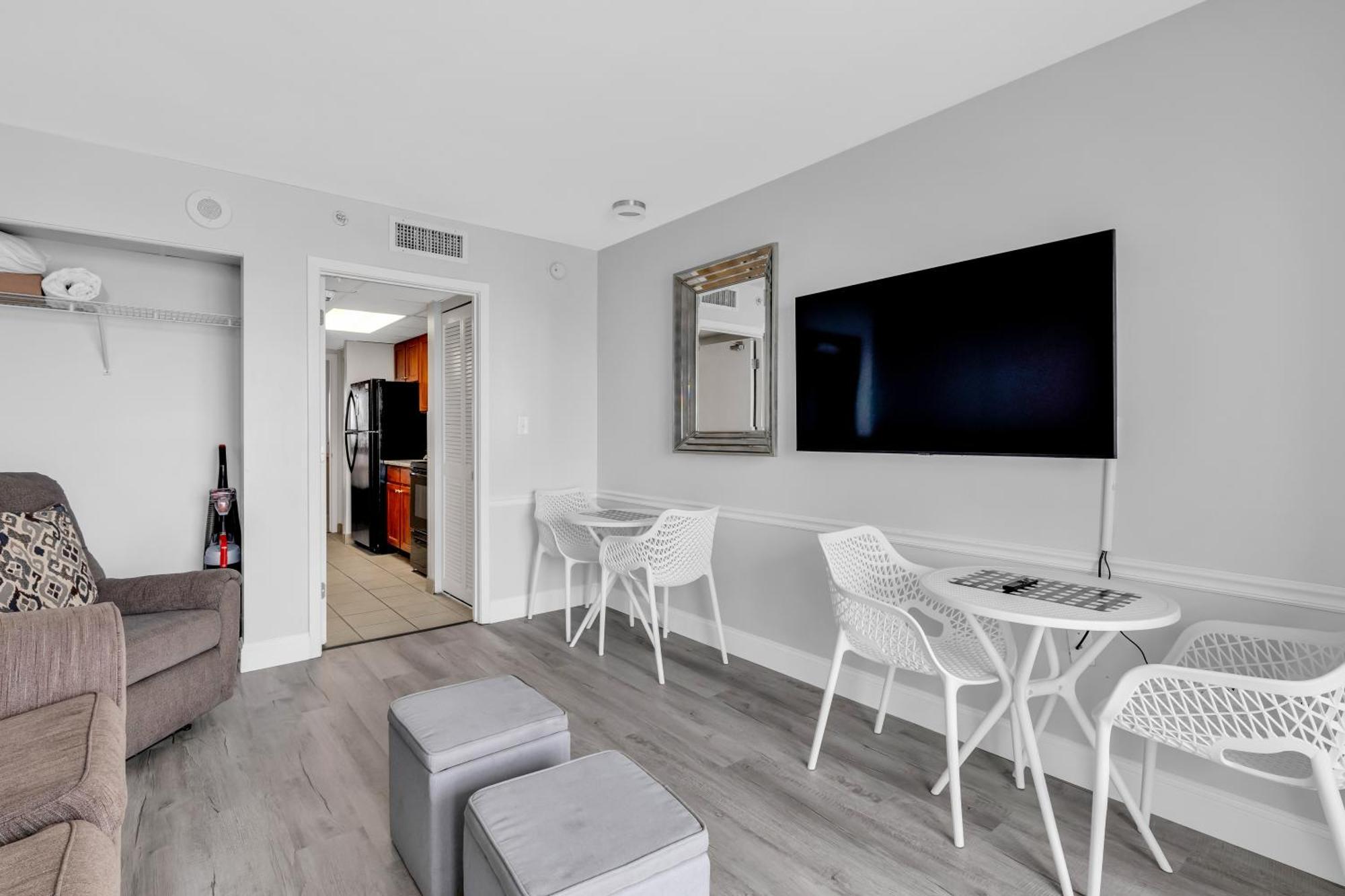 Oceanfront 1 Bedroom Dream At Camelot