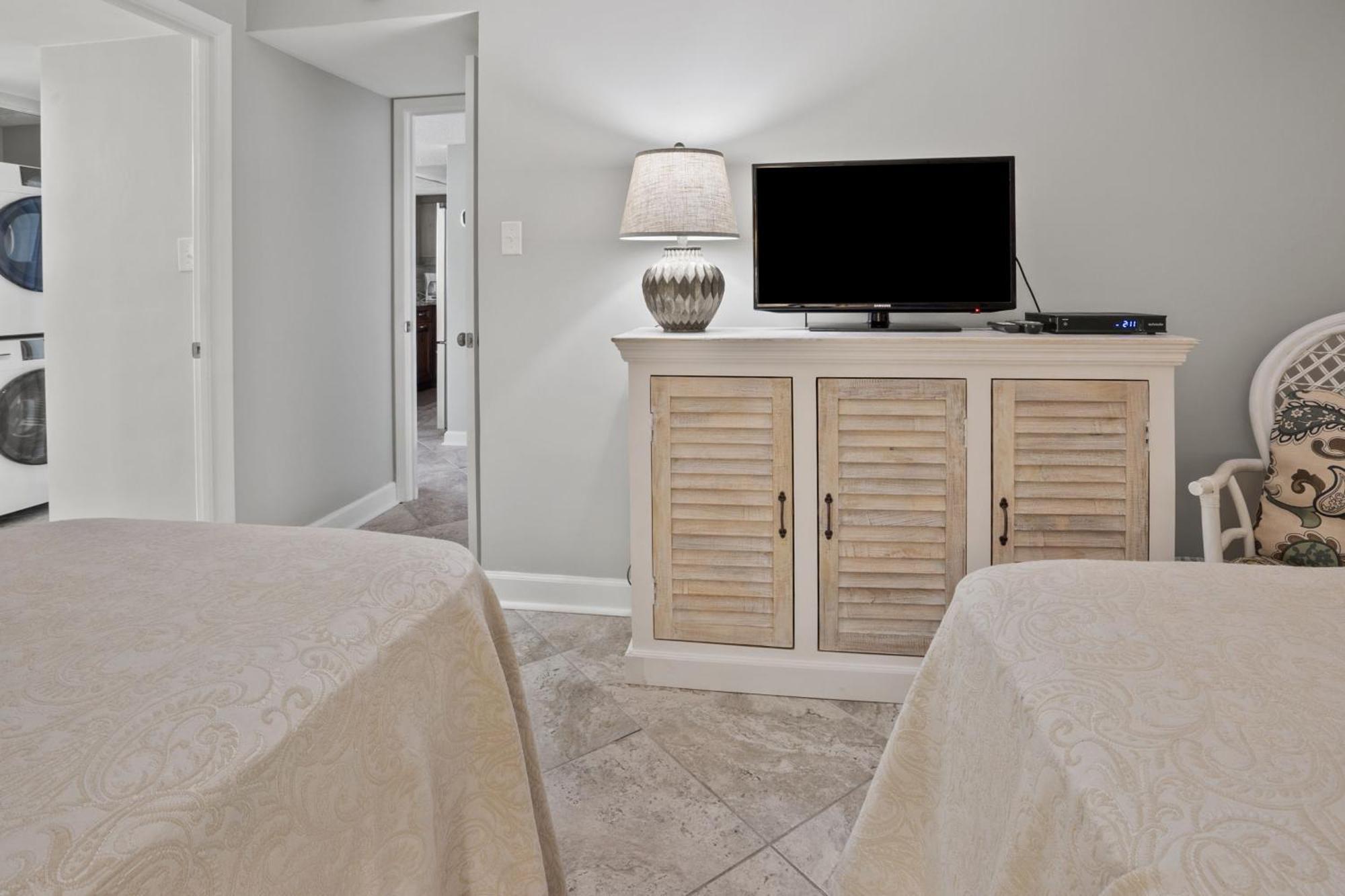 Shoreham Towers 2d Apartment *
