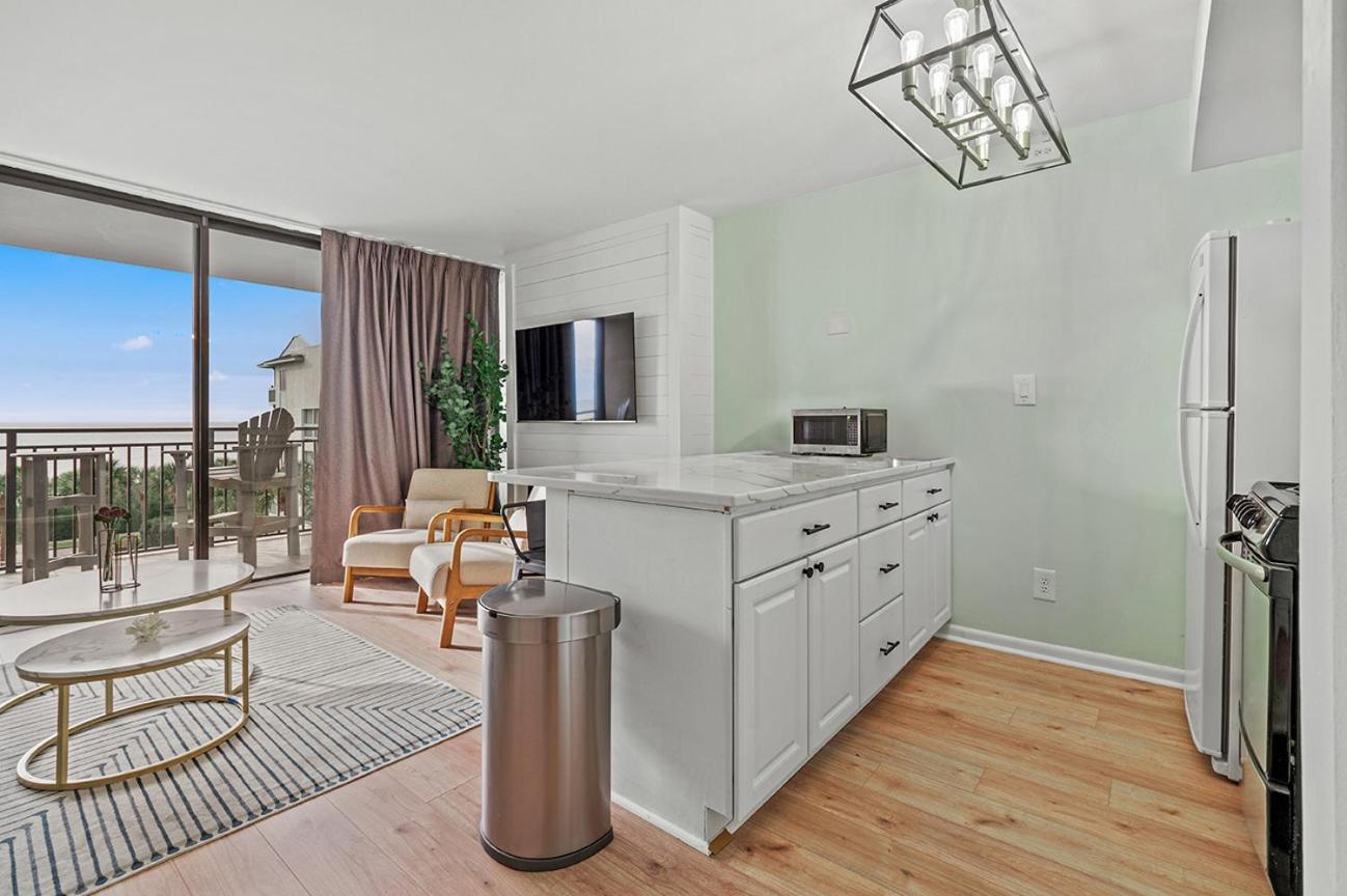Palms - Oceanfront Renovated King Bed Sauna
