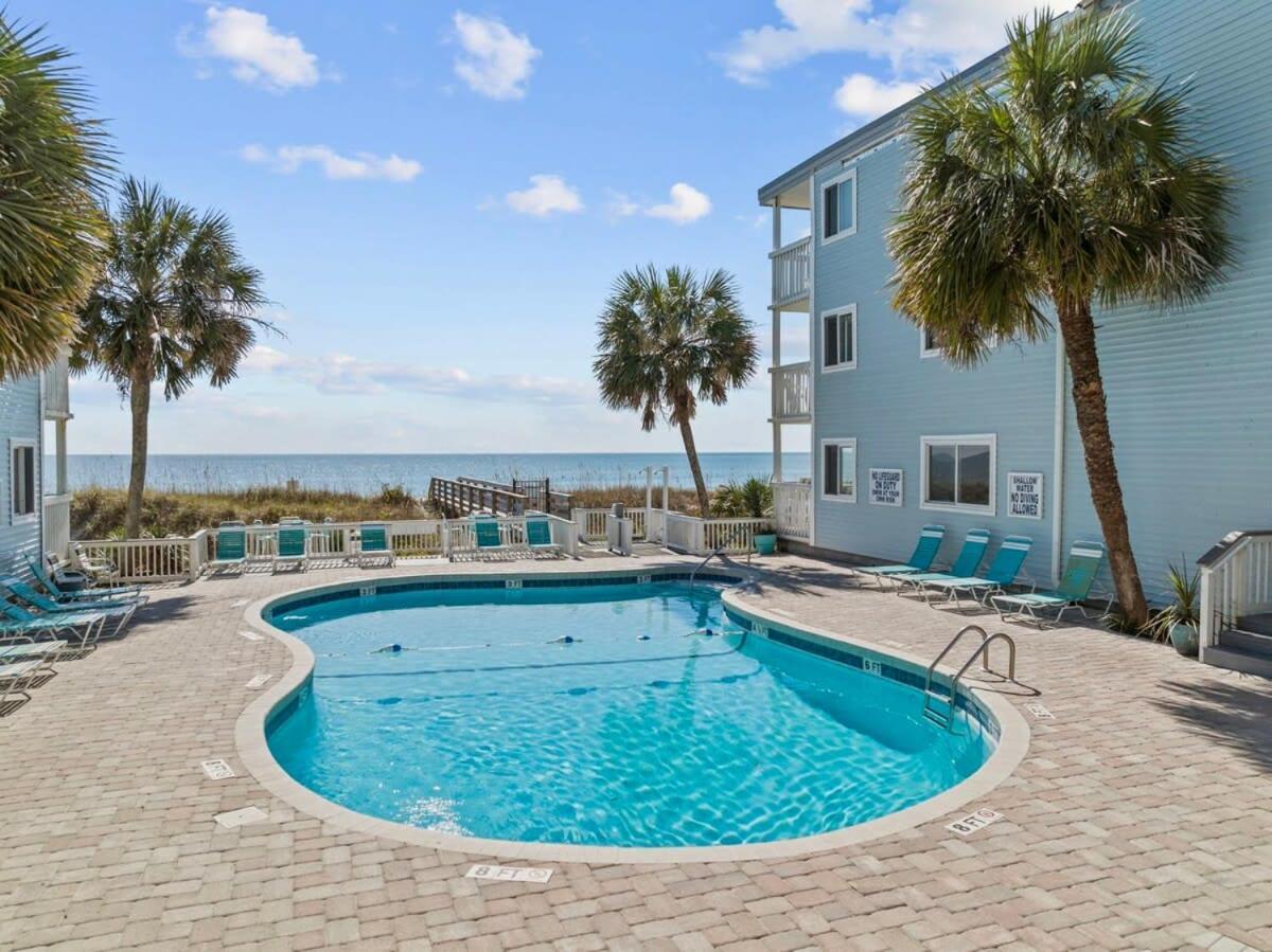 Holiday home Beachfront Ocean View W Pool & Comfy Beds *