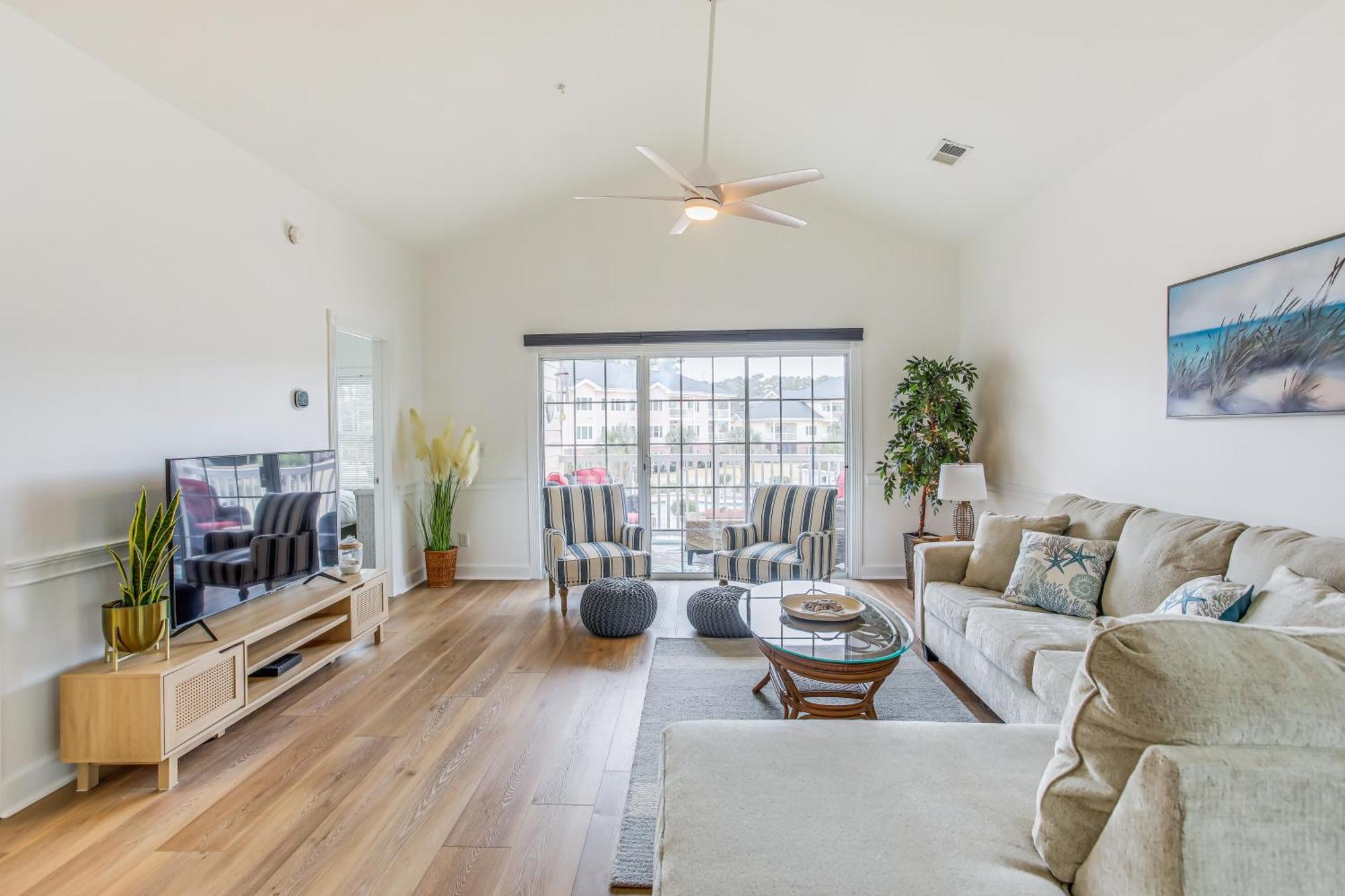Sunny Myrtle With Community Pool Access! Myrtle Beach