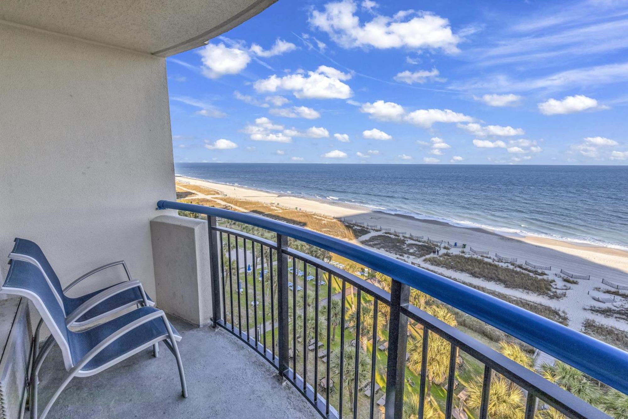 Hosteeva Boardwalk Ocean-front Apartment *