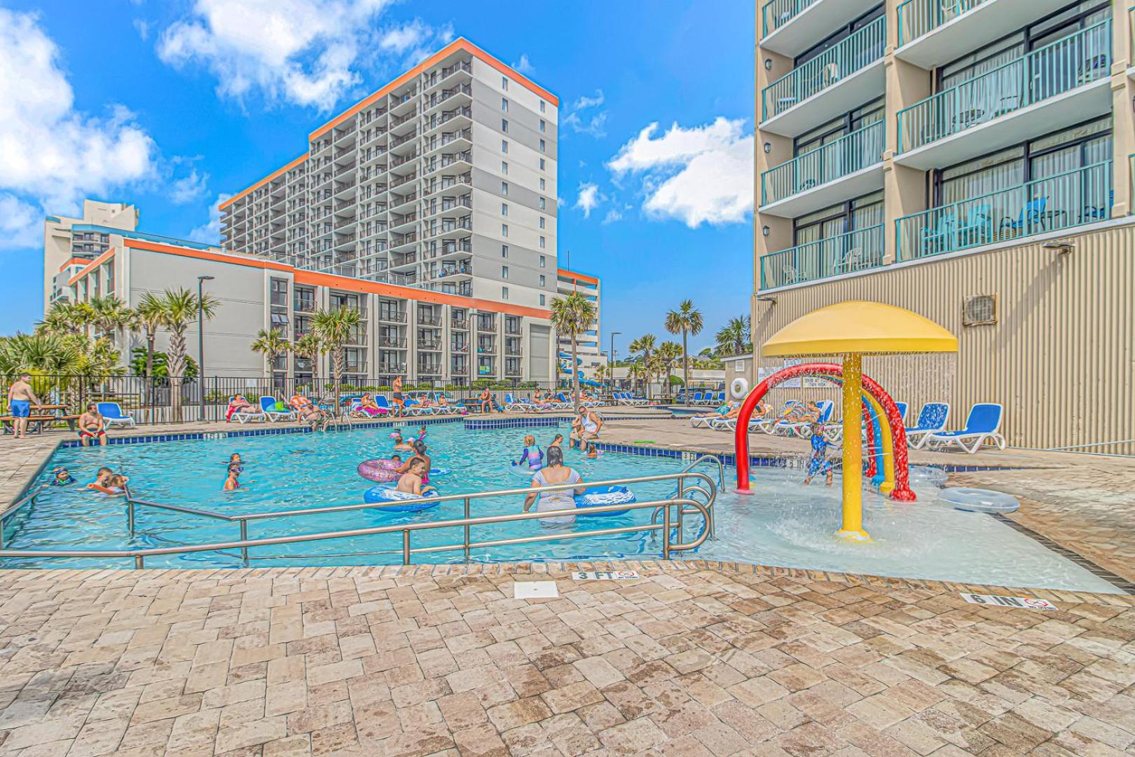 Apartment Oceanfront 1 Bedroom Dunes 2626 Sleeps 6 *