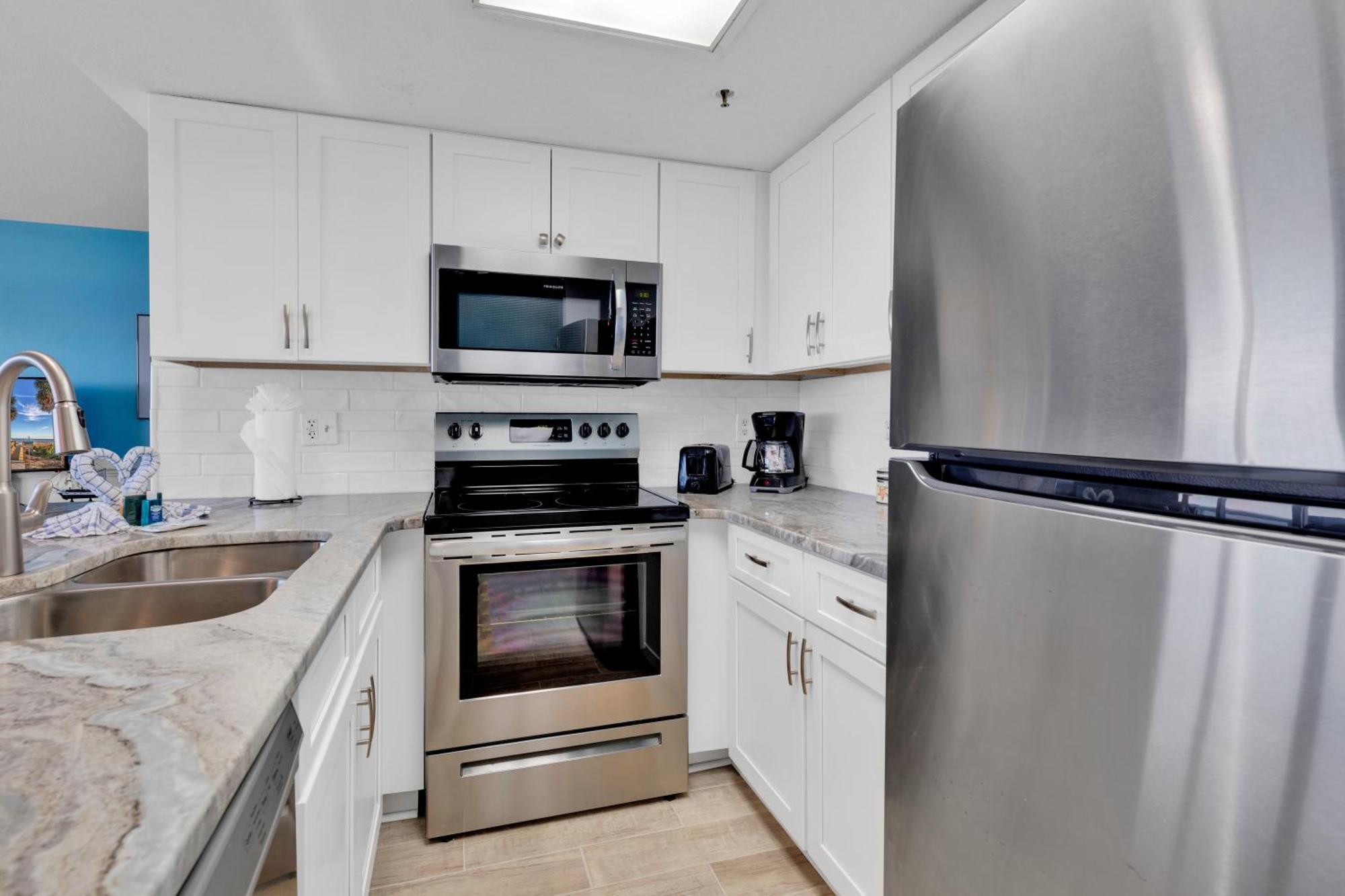 Apartment Hosteeva Stunning Oceanfront Views W Pool Atlantica Towers