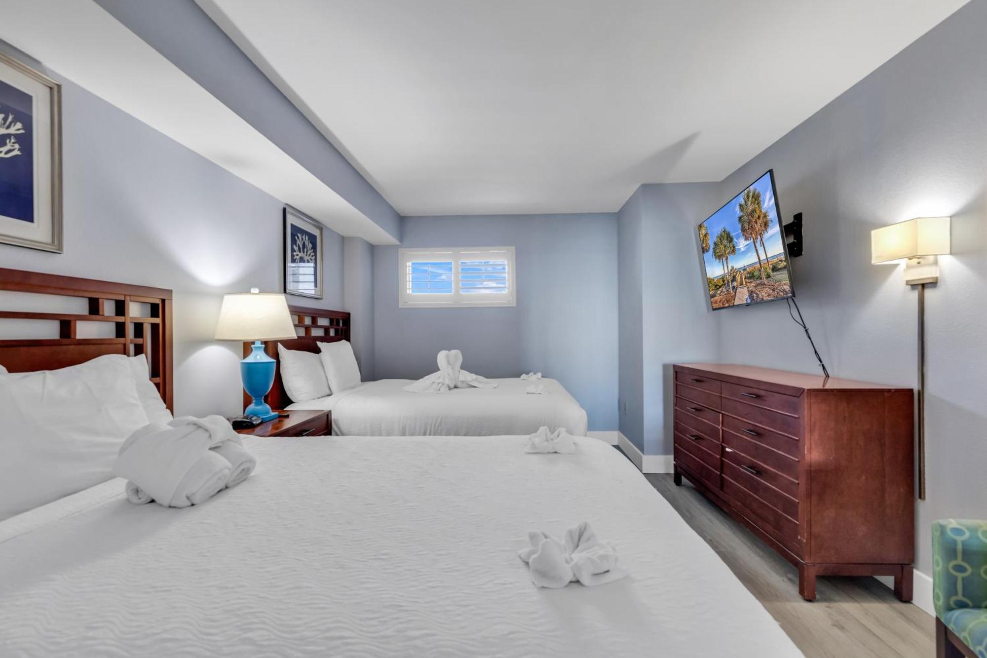 Bright Beachfront 1br At Dunes Village Apartment *
