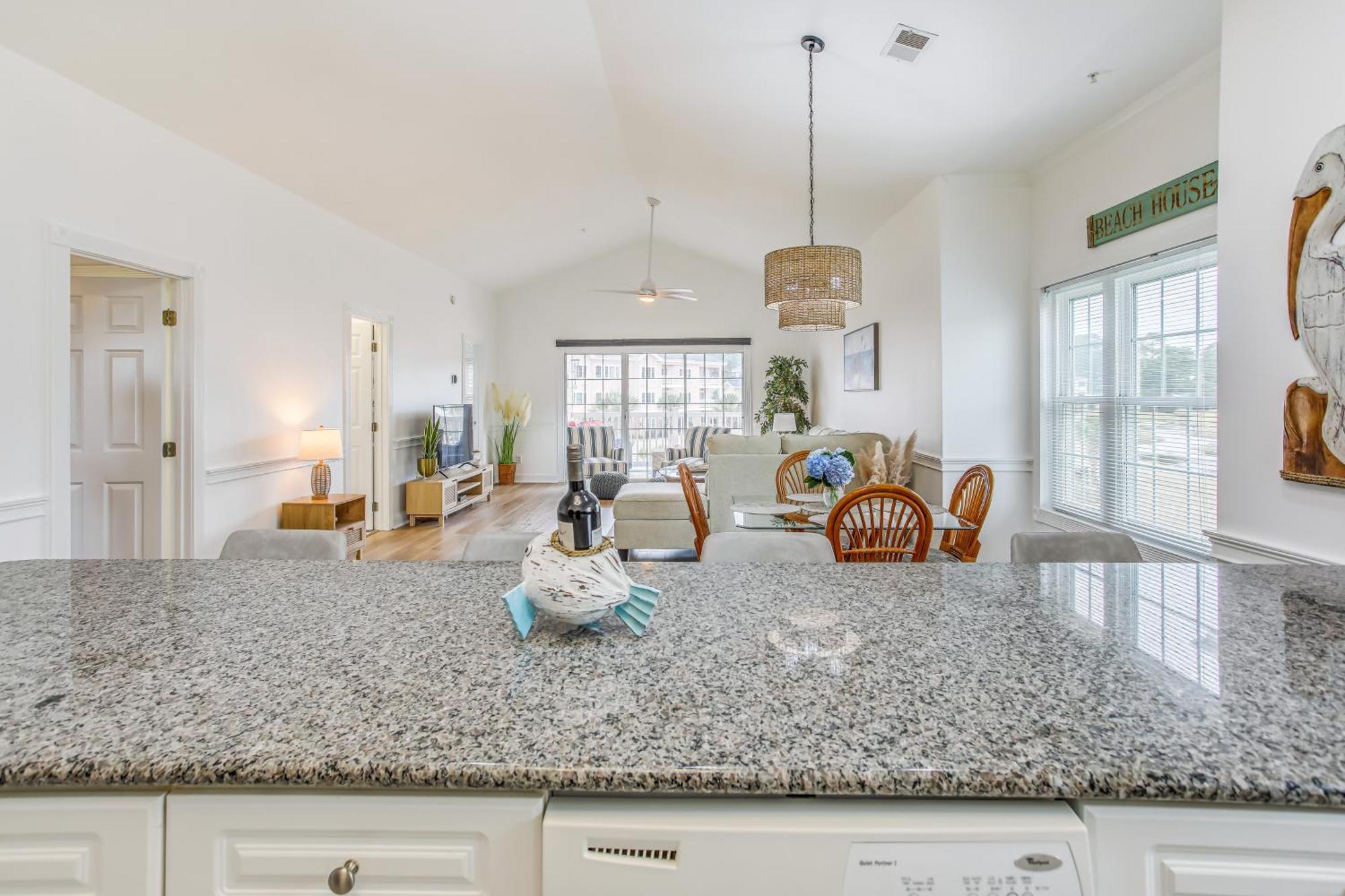 Sunny Myrtle With Community Pool Access! Myrtle Beach