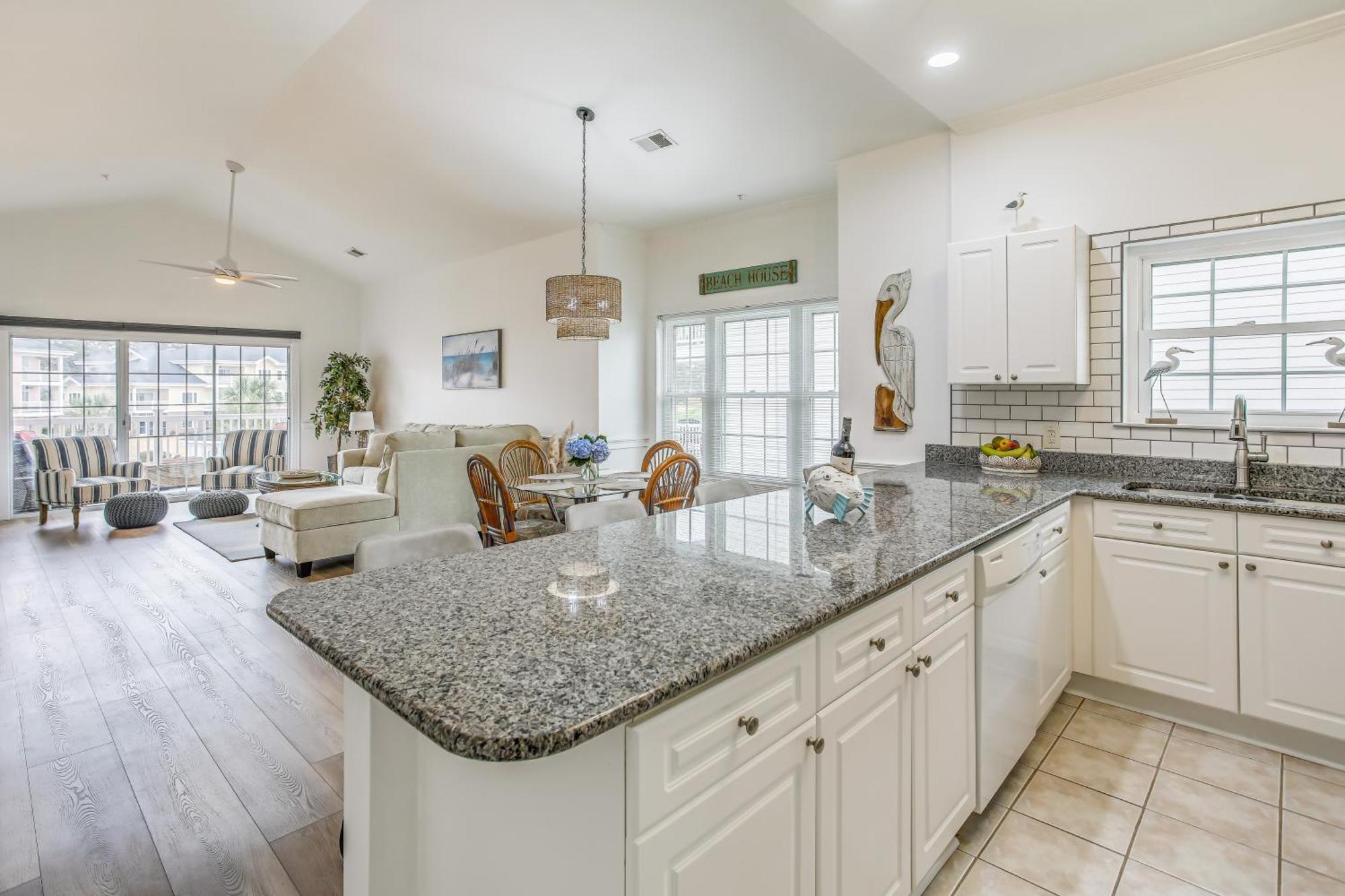 Sunny Myrtle With Community Pool Access! Apartment Myrtle Beach