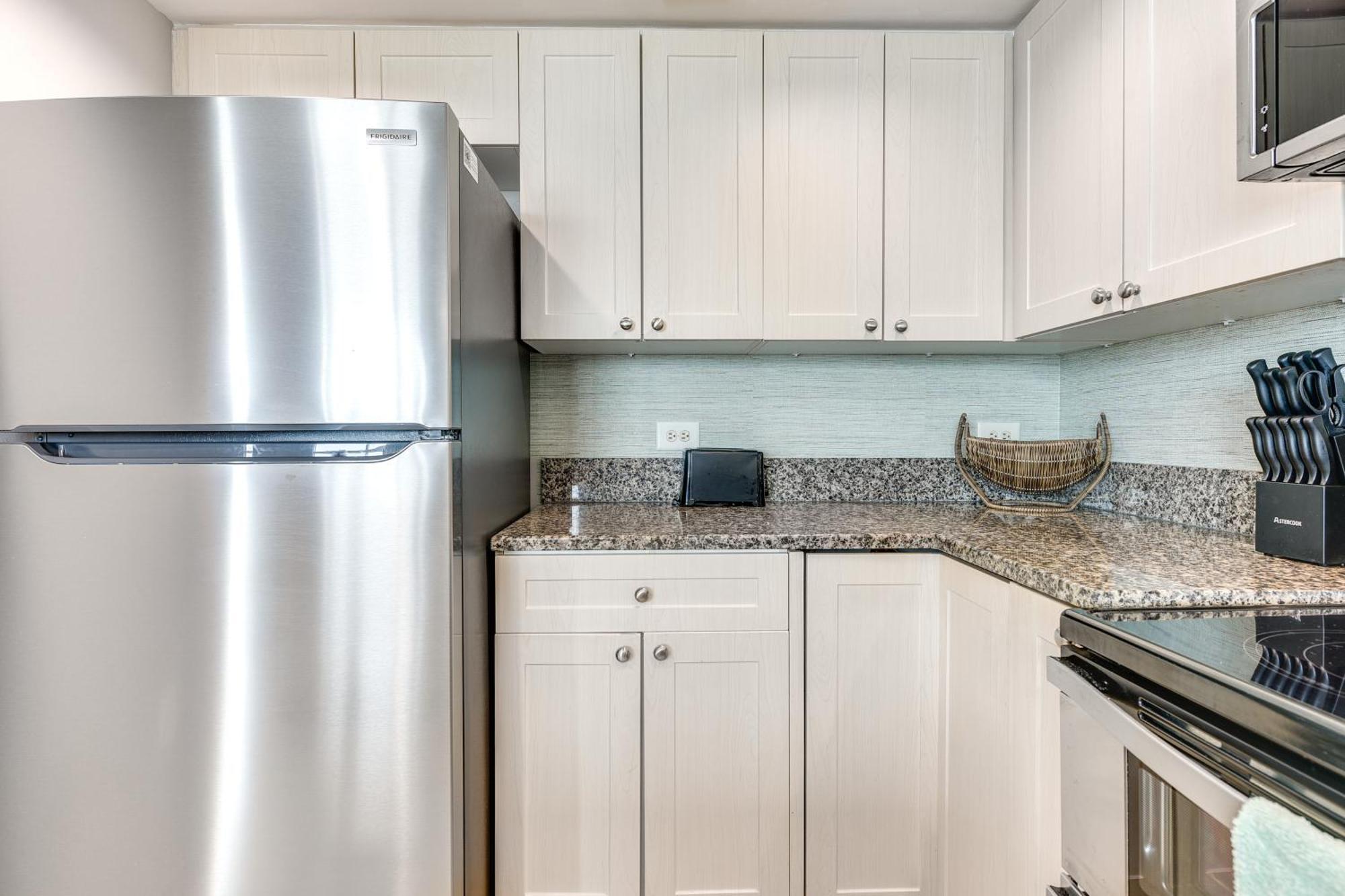 Chic North Beach Front! Apartment