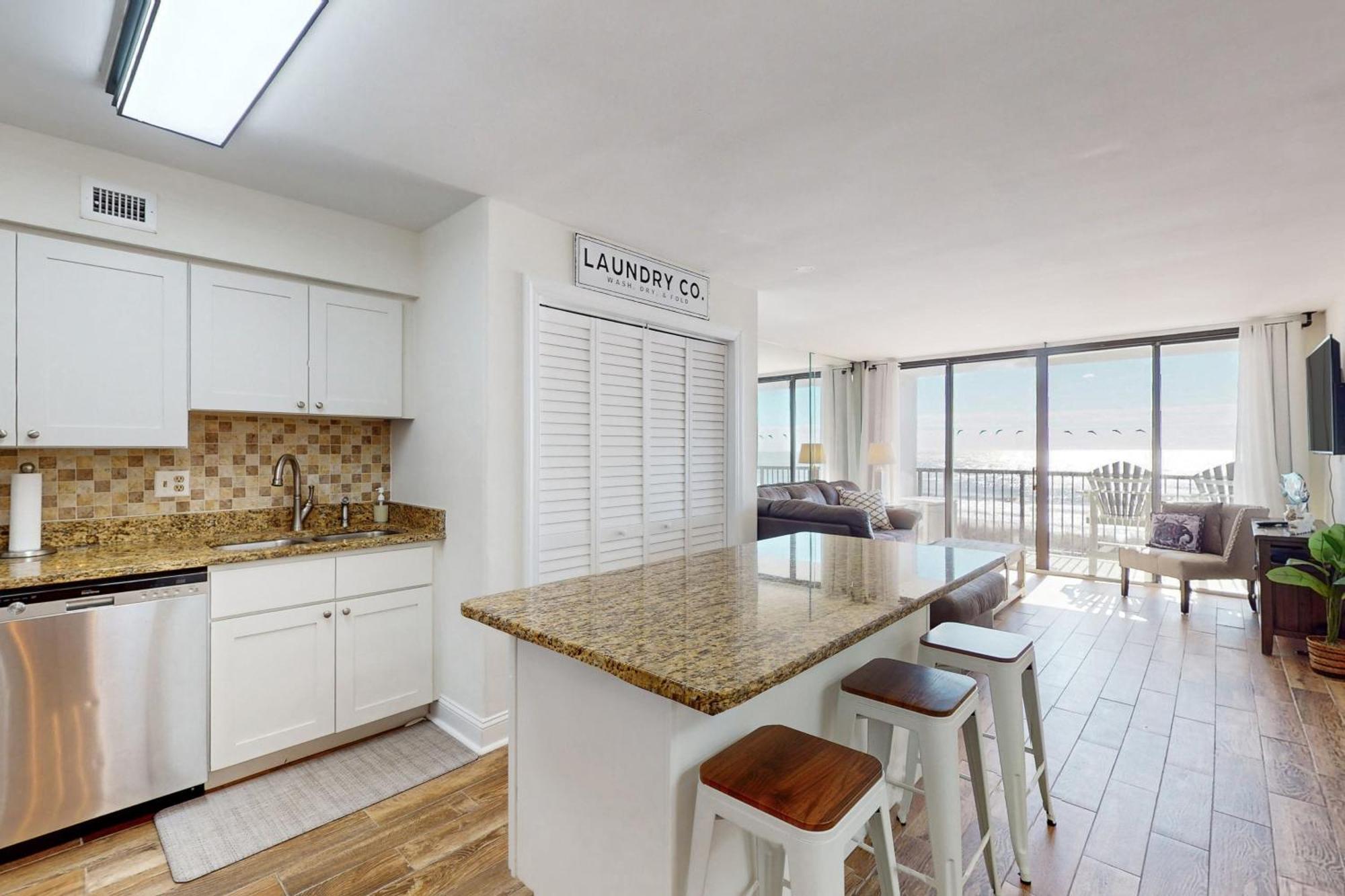 Apartment Seas The Day 204
