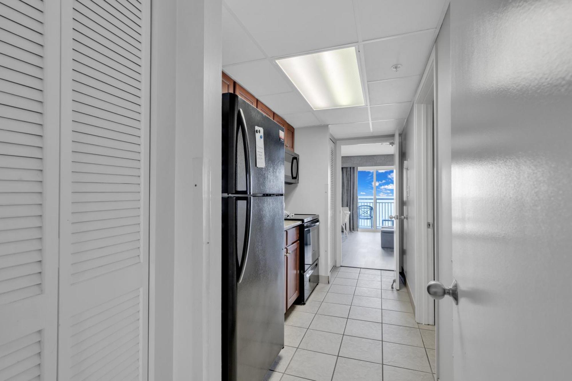 Oceanfront 1 Bedroom Dream At Camelot Apartment *