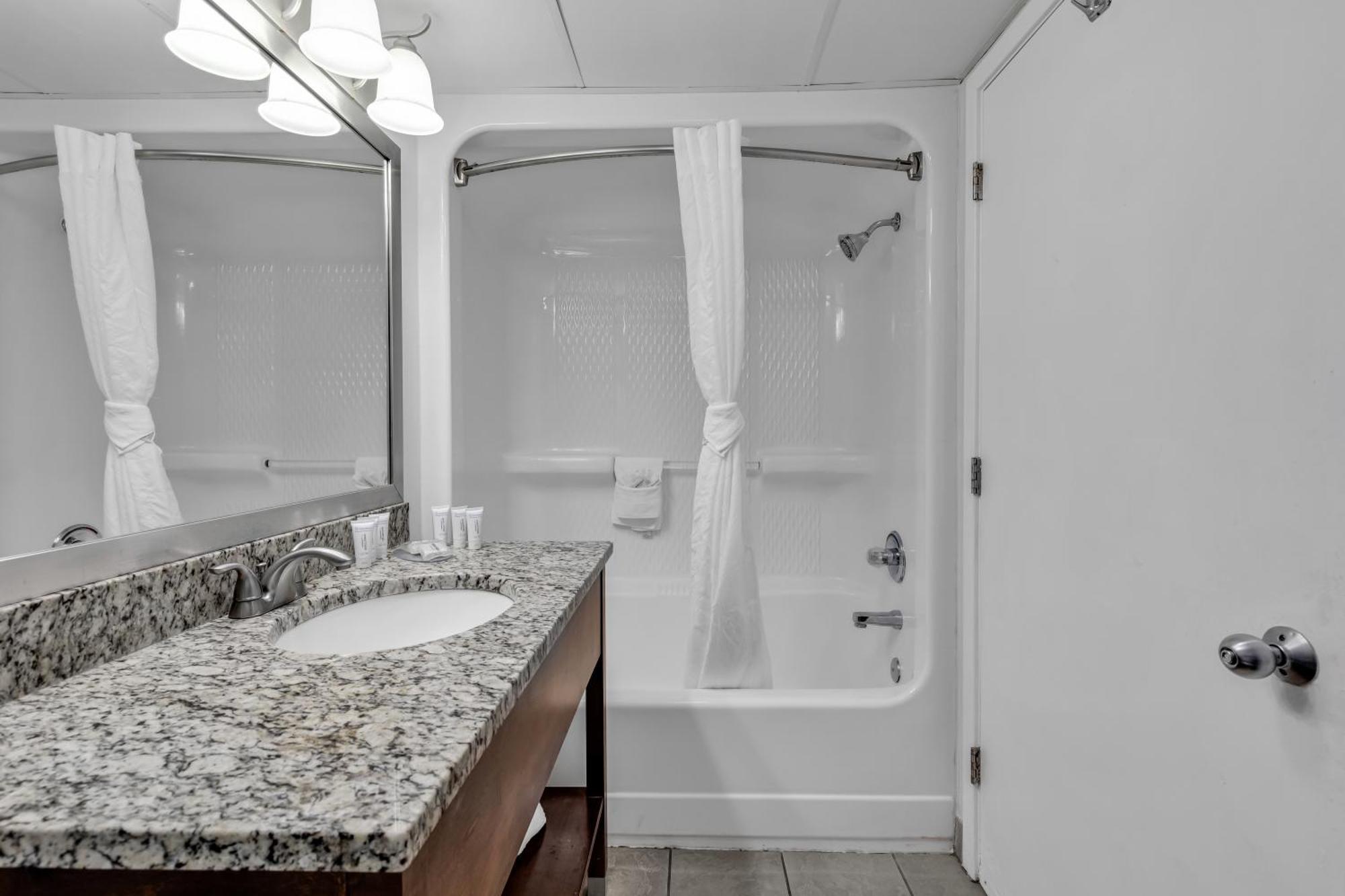 Apartment Oceanfront 1 Bedroom Dream At Camelot