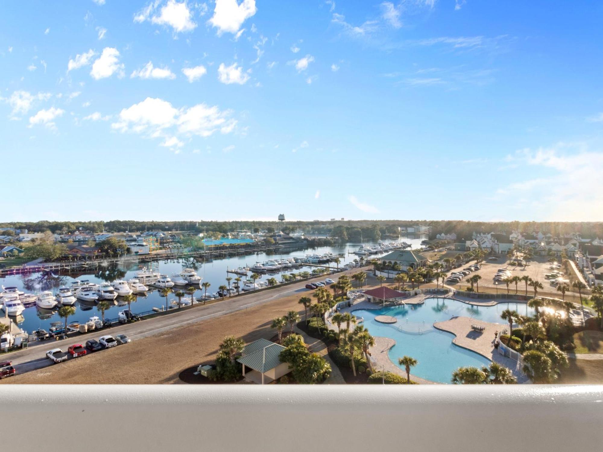 Apartment Yacht Club #1- 1005