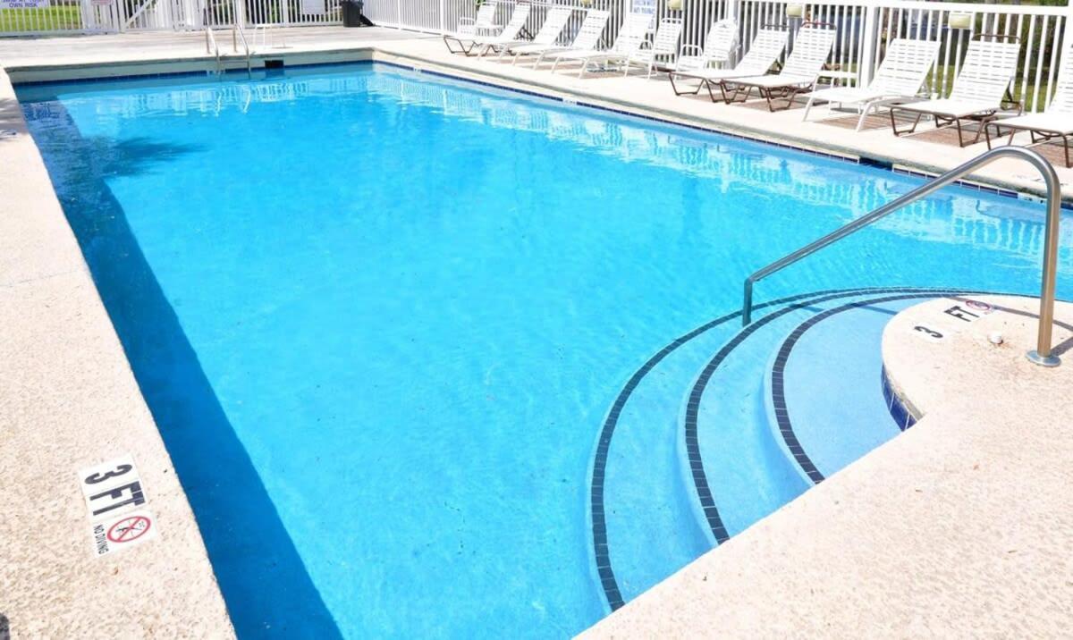 Cherry Grove Close To W Pool *