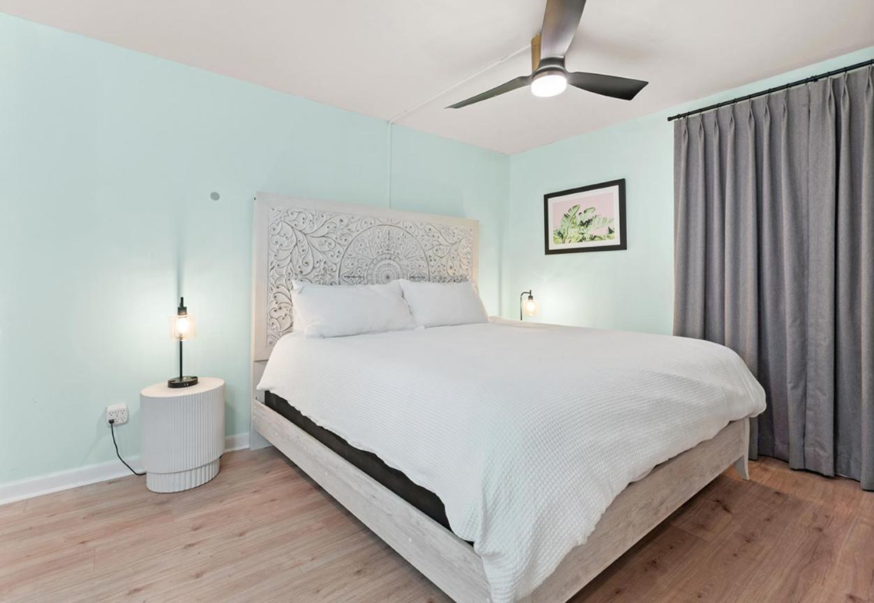 Palms - Oceanfront Renovated King Bed Sauna Apartment Myrtle Beach