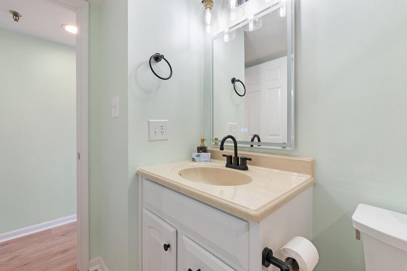 Palms - Oceanfront Renovated King Bed Sauna * Myrtle Beach