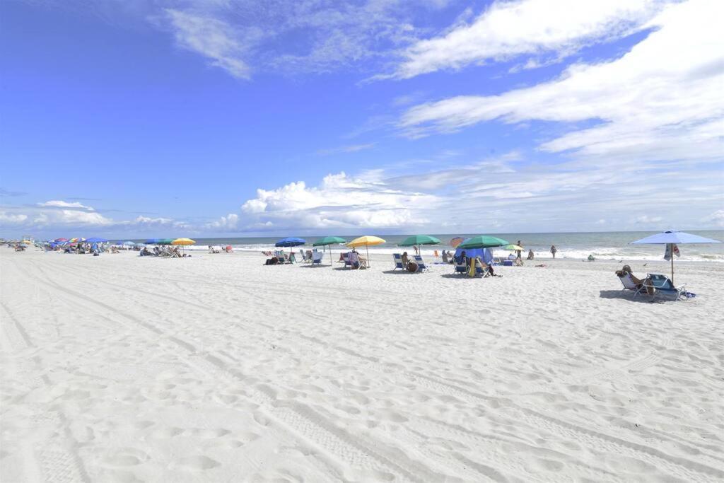 Oceanfront Modern W Lazy River Near Boardwalk Holiday home Myrtle Beach