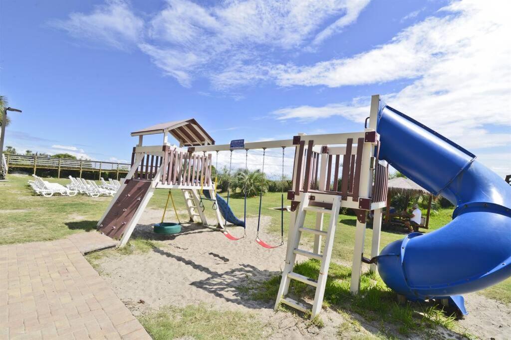 Holiday home Oceanfront Modern W Lazy River Near Boardwalk *