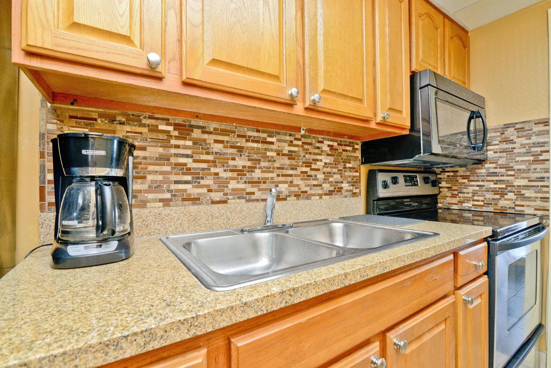 Oceanfront Modern W Lazy River Near Boardwalk Holiday home Myrtle Beach
