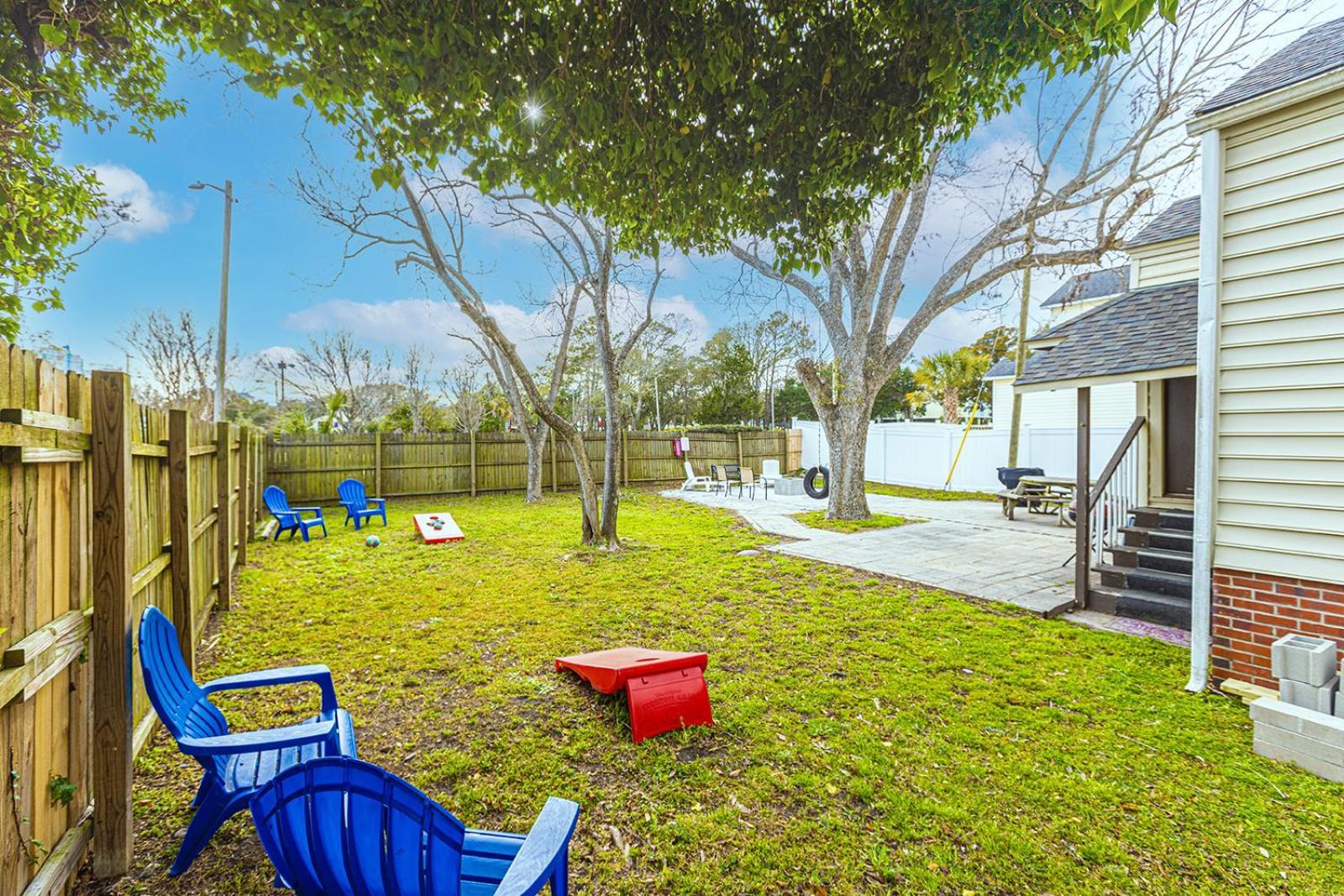 ﻿charming Centrally Located Ocean View W Huge Private Yard, Patio, Firepit, & Bbq Holiday home
