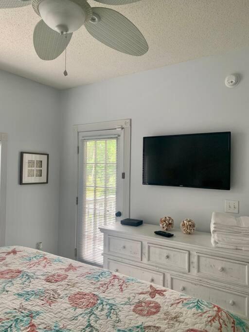 2bd/2ba. Of Both Worlds. & Golf *