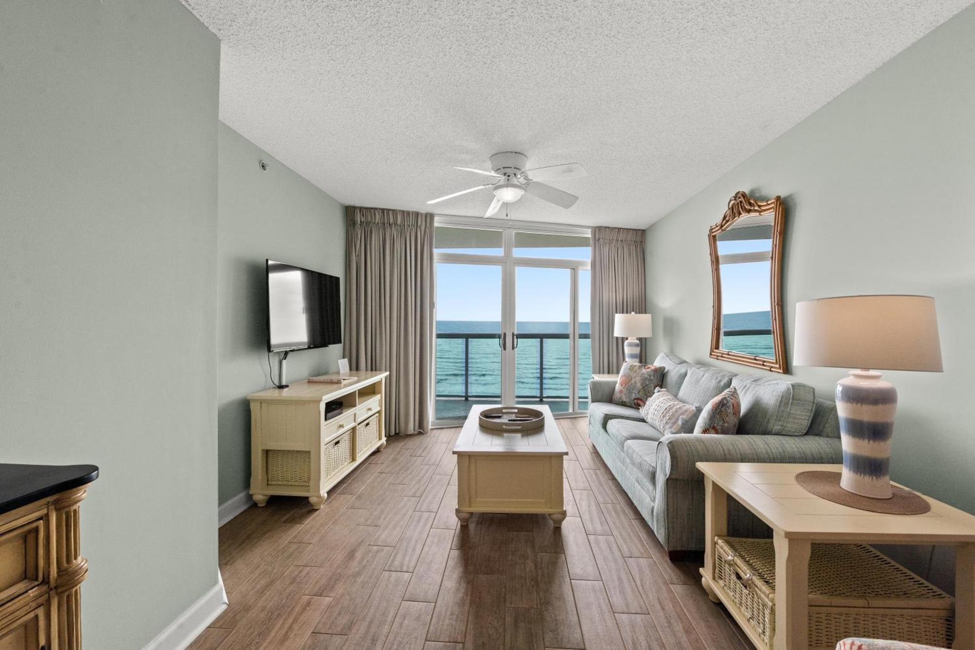 Laguna Keyes 1010 - Oceanfront - Cherry Grove Section Holiday home