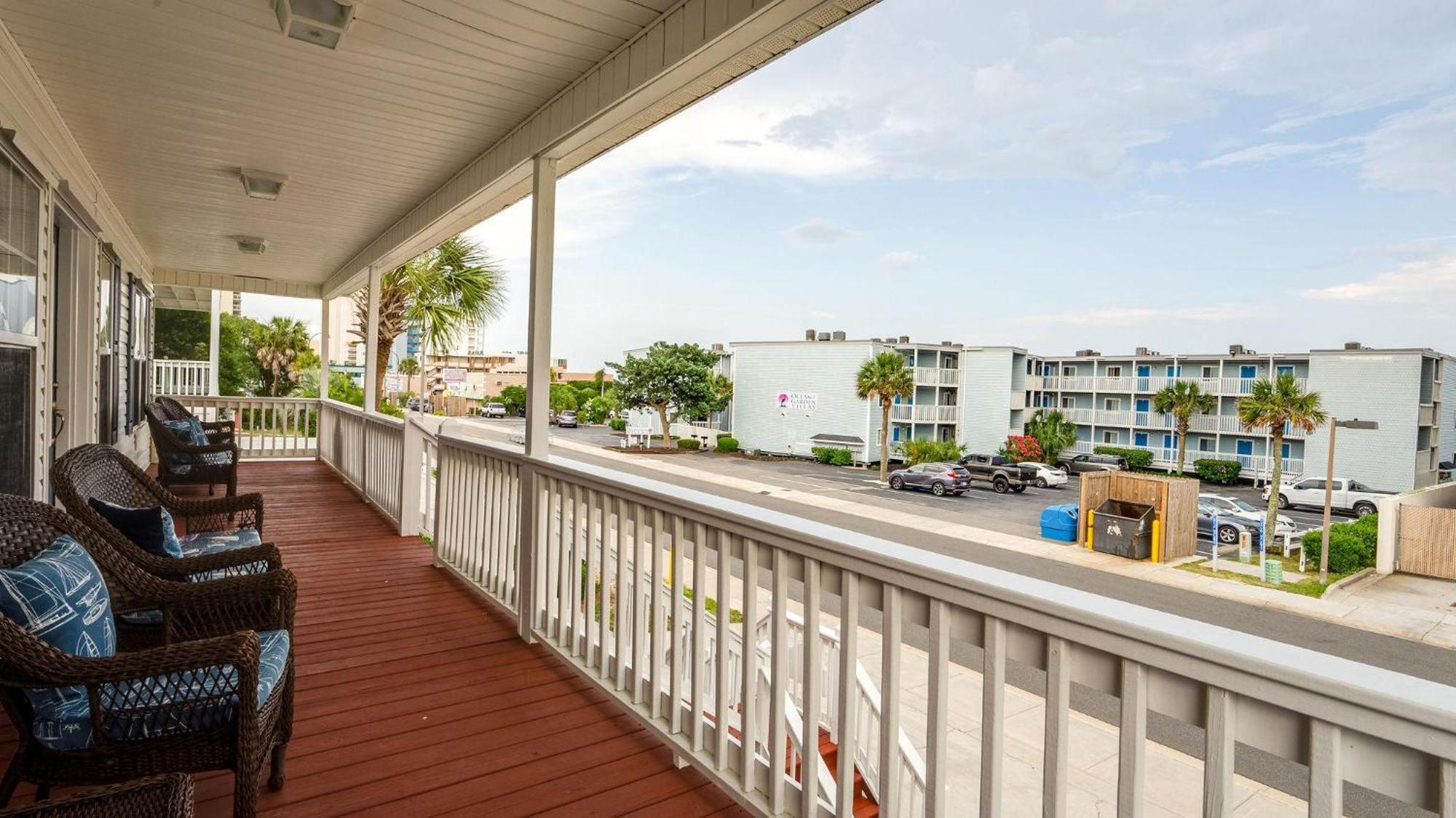 Holiday home Ocean's Edge - 2nd Row - Crescent Section *