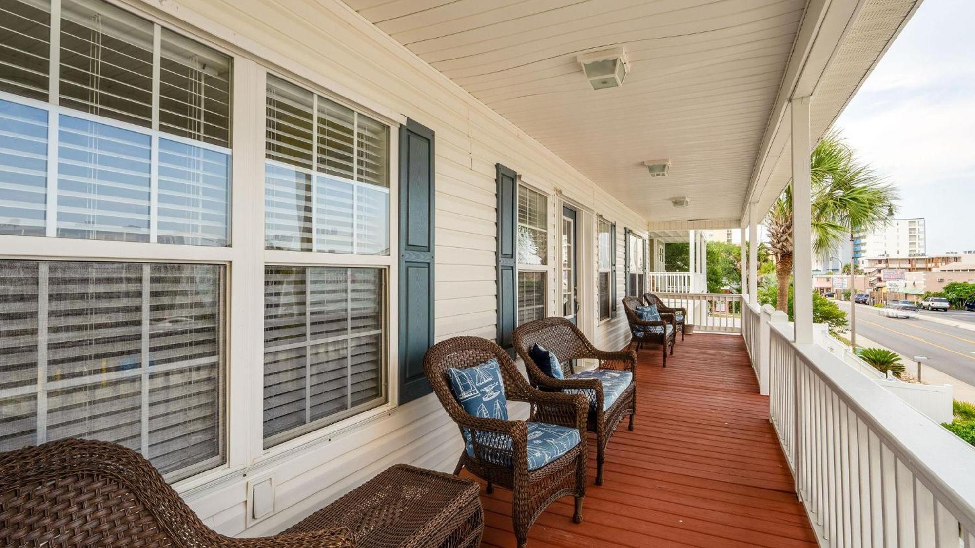 Ocean's Edge - 2nd Row - Crescent Section Holiday home *