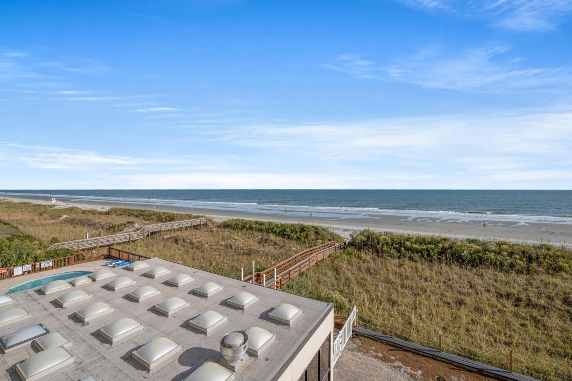 Waterpointe Ii 405 - Oceanfront - Windy Hill Section Holiday home