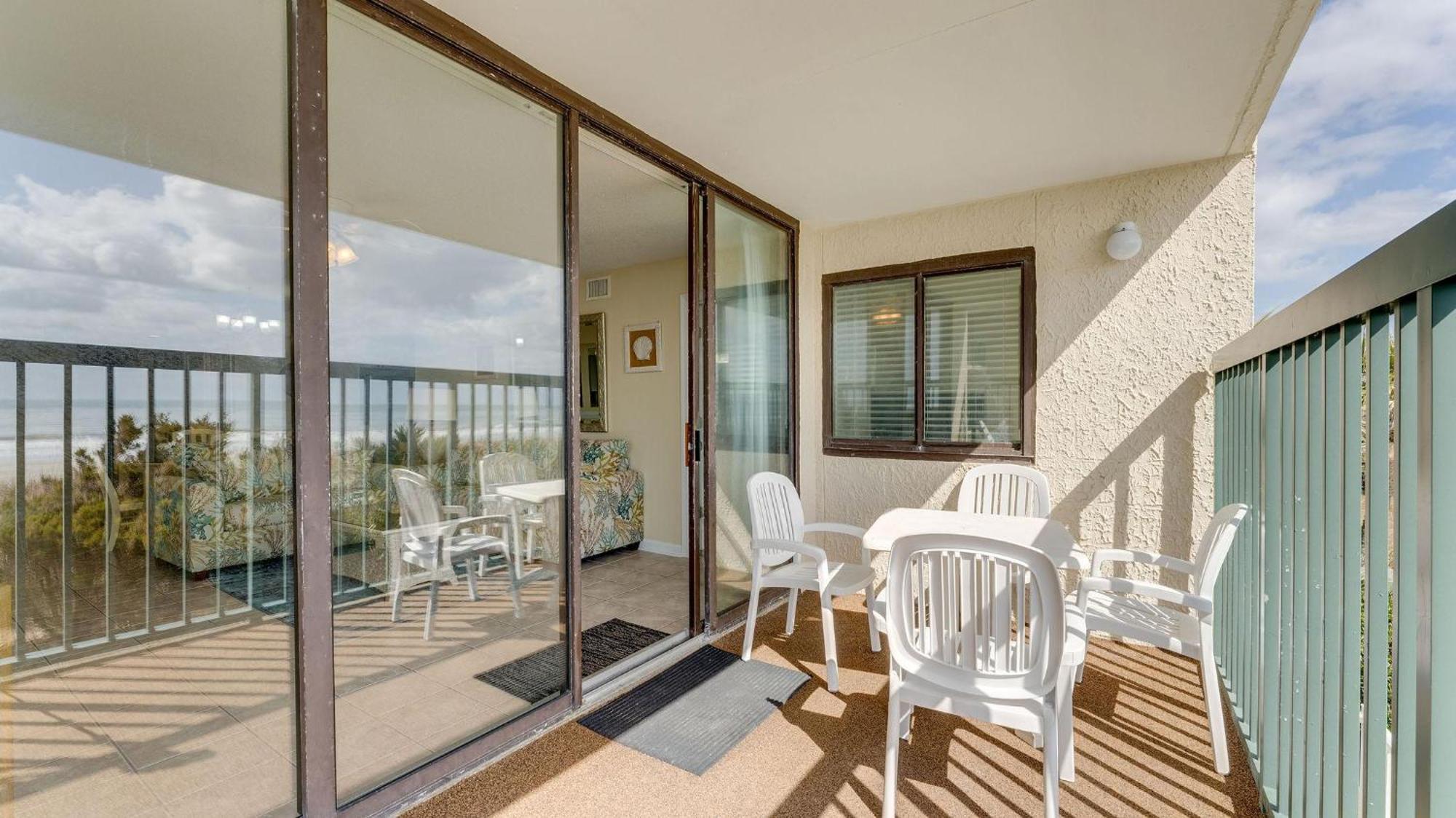 Ocean Bay Club 101 - Oceanfront - Ocean Drive Section Holiday home