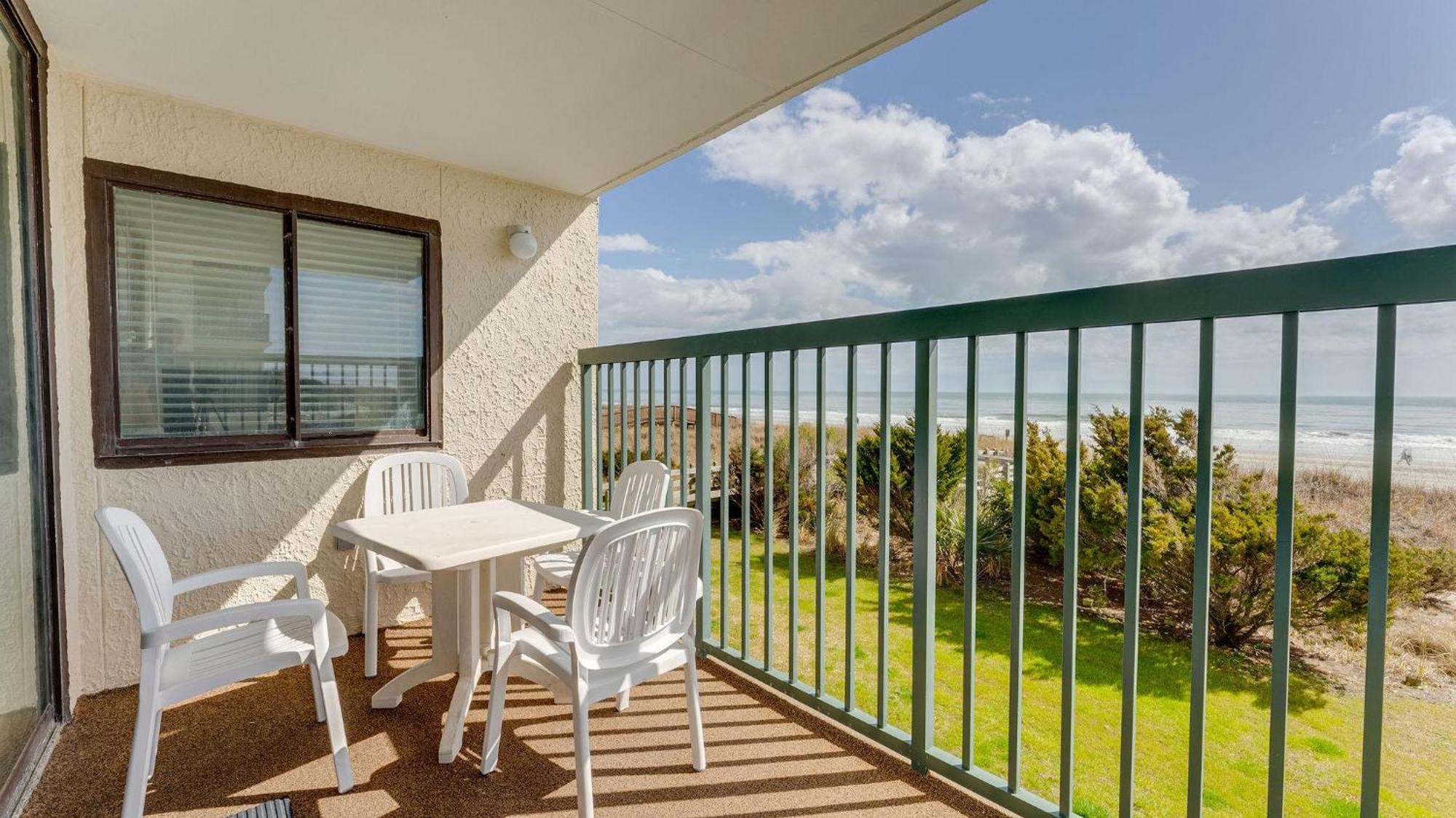 Ocean Bay Club 101 - Oceanfront - Ocean Drive Section Holiday home