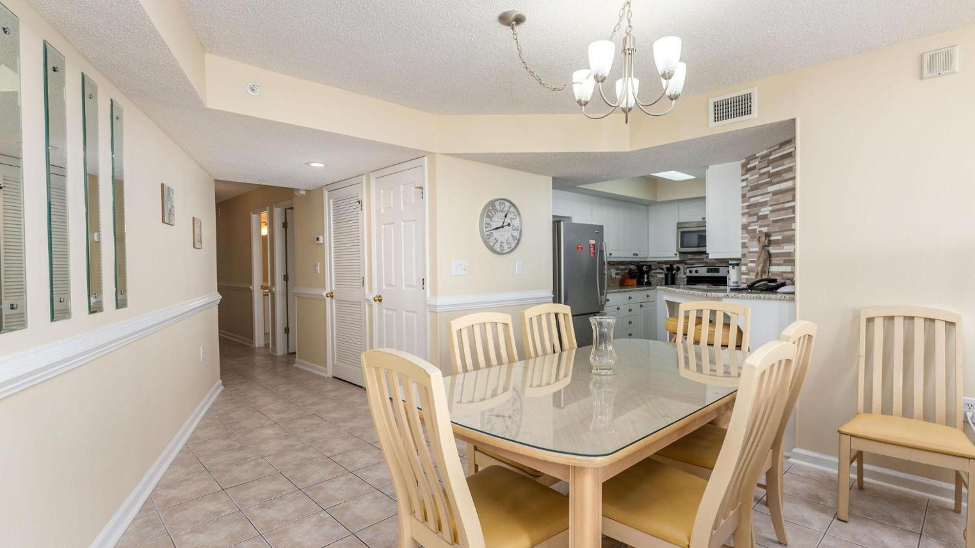 Ocean Bay Club 101 - Oceanfront - Ocean Drive Section Holiday home *
