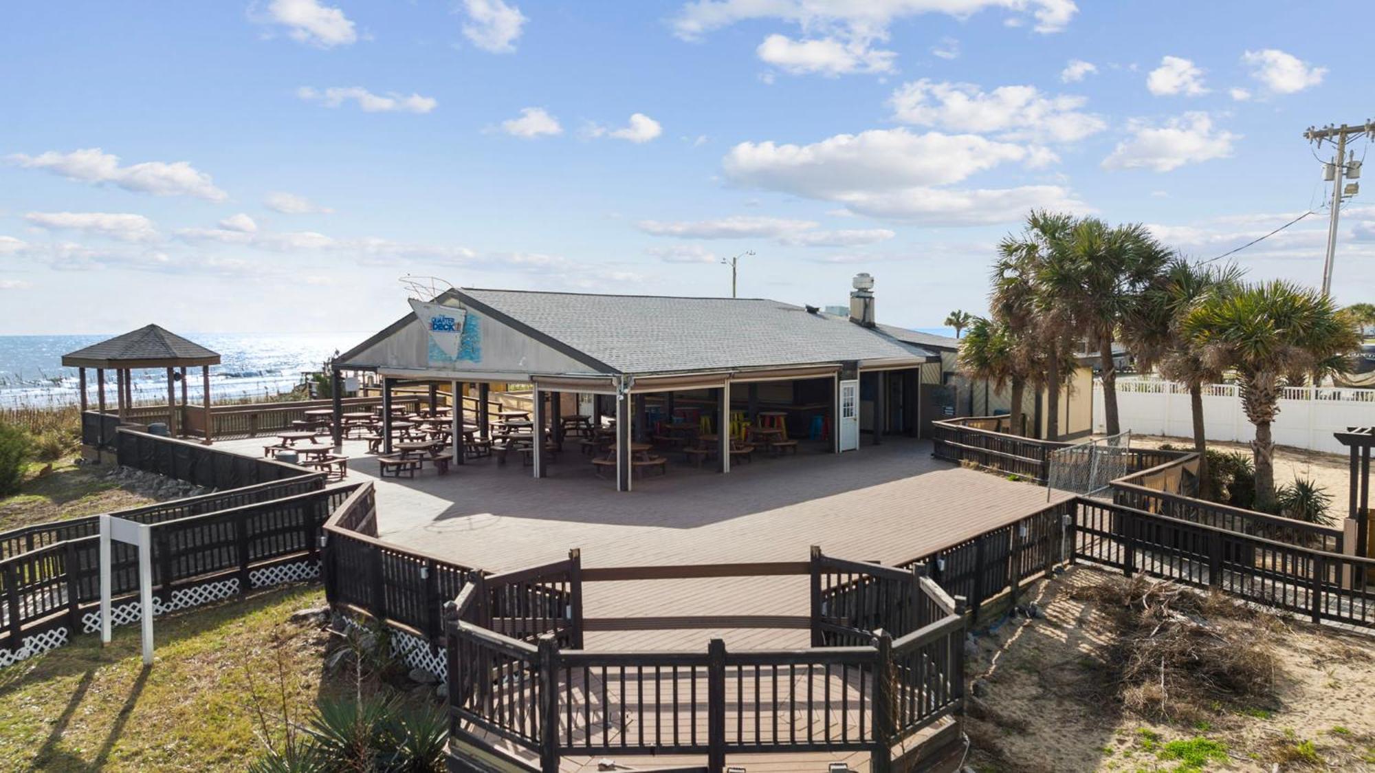 Cozy Couples Retreat, Oceanview Studio Apartment