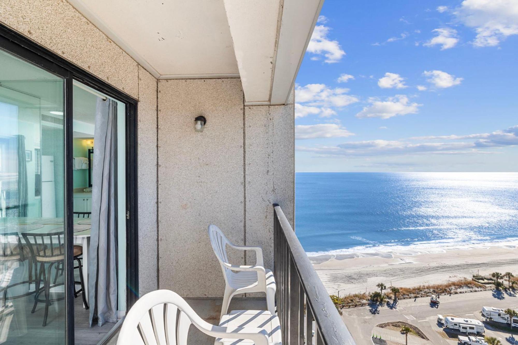 Cozy Couples Retreat, Oceanview Studio * Myrtle Beach