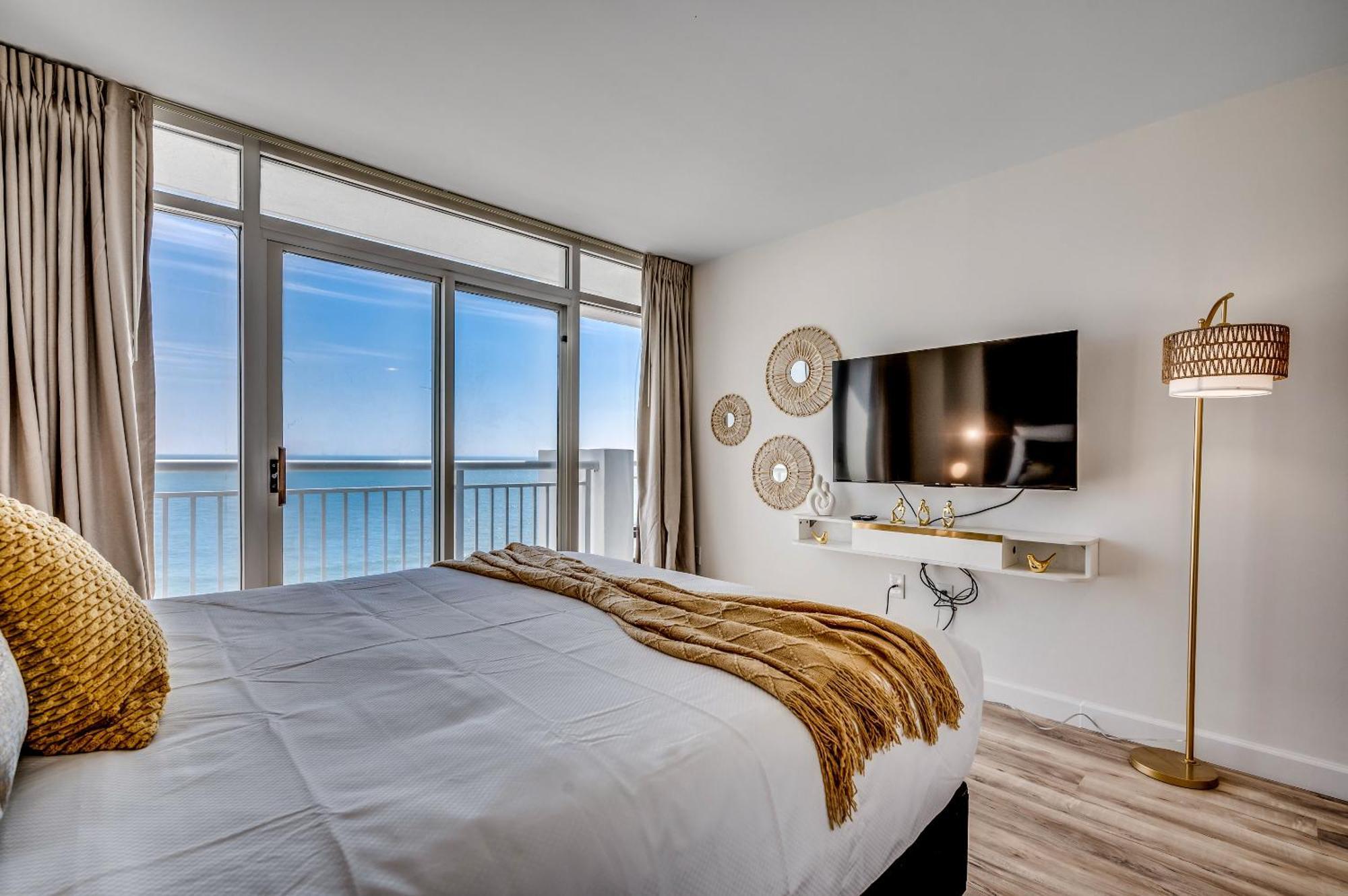 Amazing Newly Renovated Atlantica On The 9th Flloor Apartment