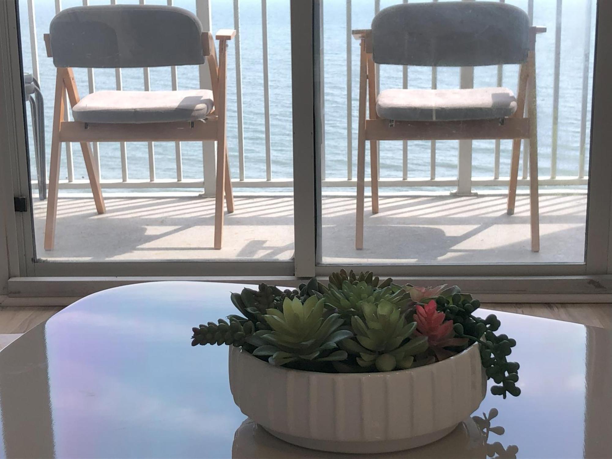 Amazing Newly Renovated Atlantica On The 9th Flloor *
