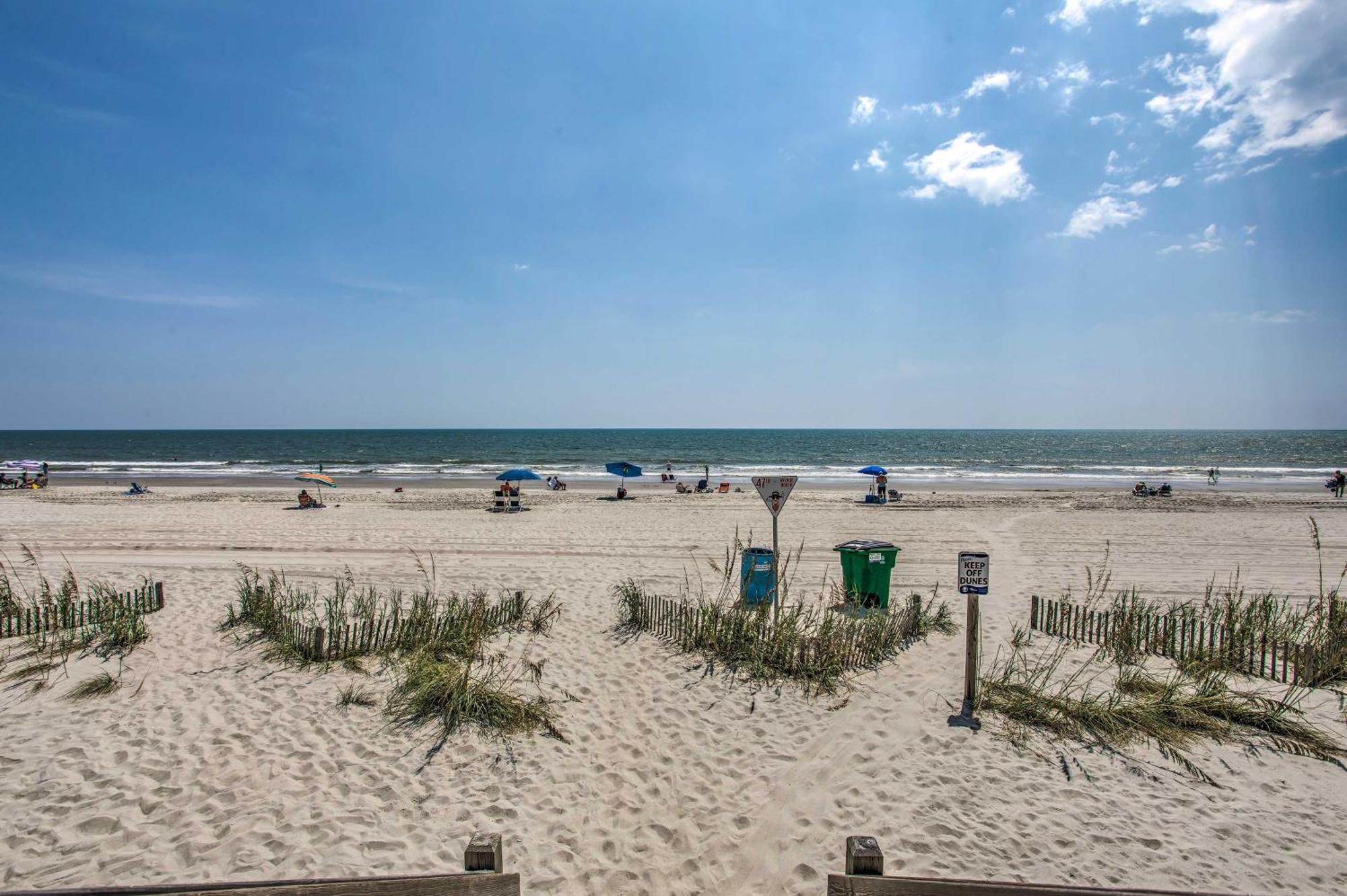 Apartment Sunny Myrtle With Community Pool Access!