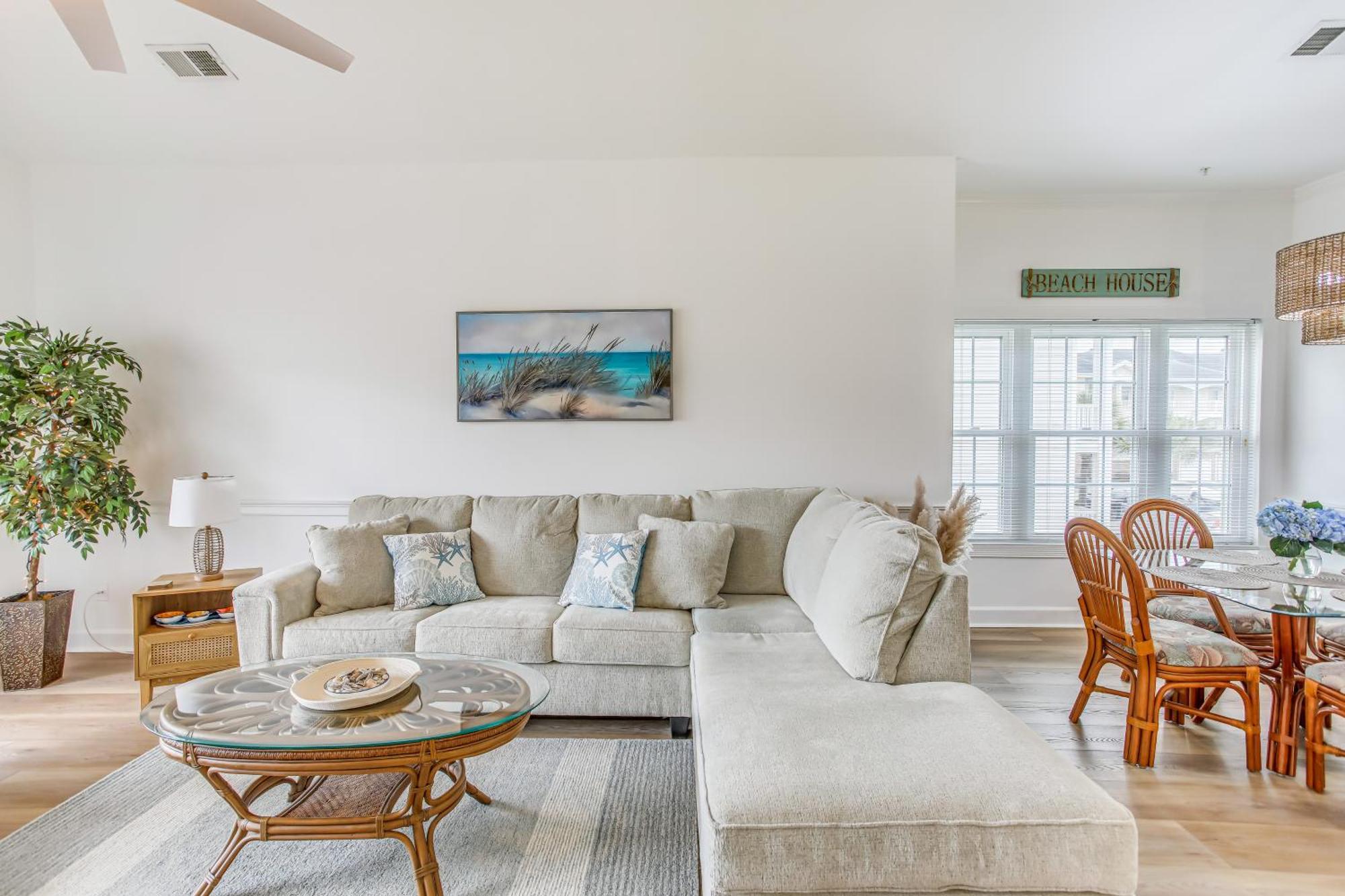 Apartment Sunny Myrtle With Community Pool Access!