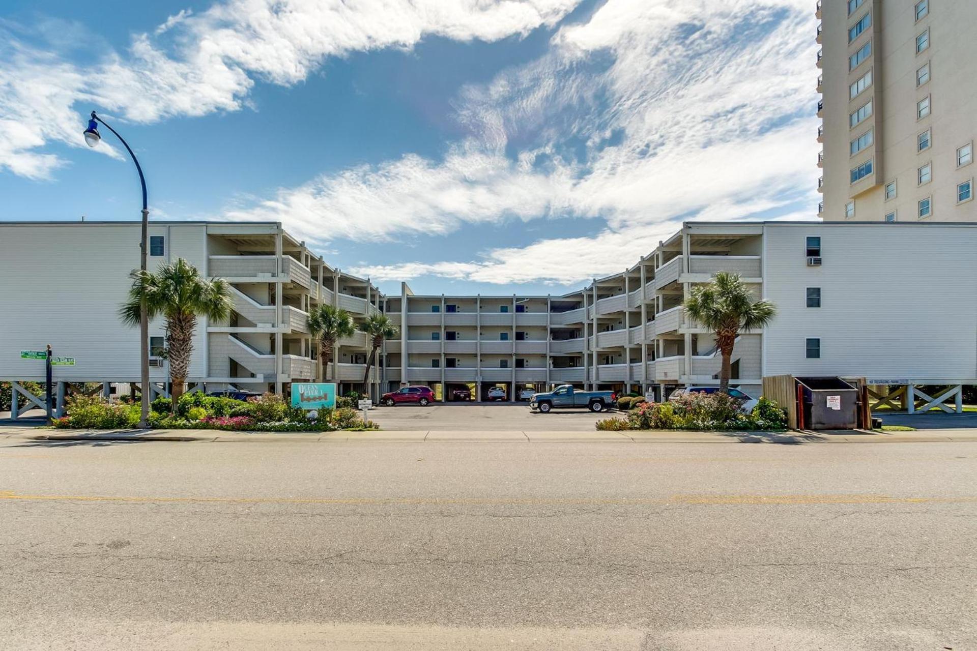 Ocean Pier I 108 - Oceanfront - Windy Hill Section Holiday home Myrtle Beach
