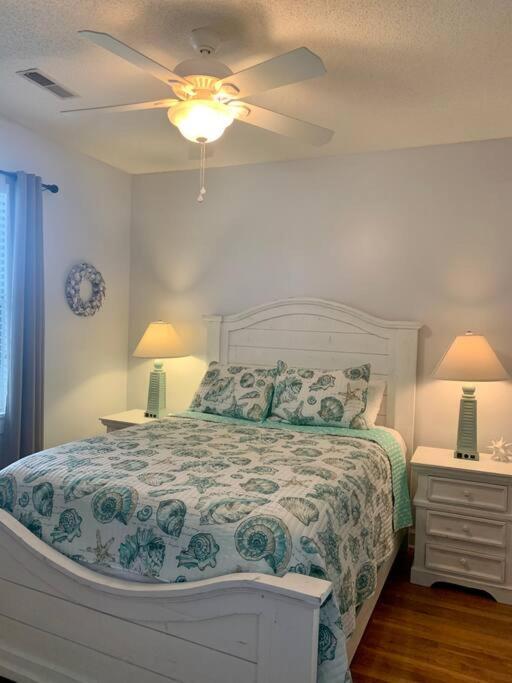 2bd/2ba. Of Both Worlds. & Golf *