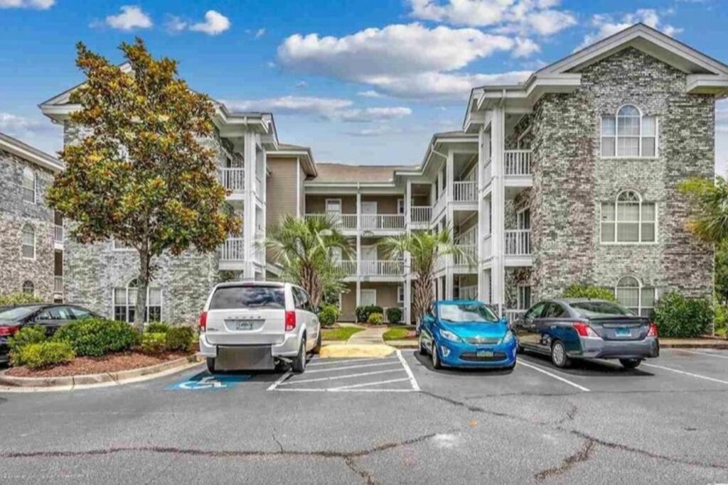 Apartment 2bd/2ba. Of Both Worlds. & Golf *