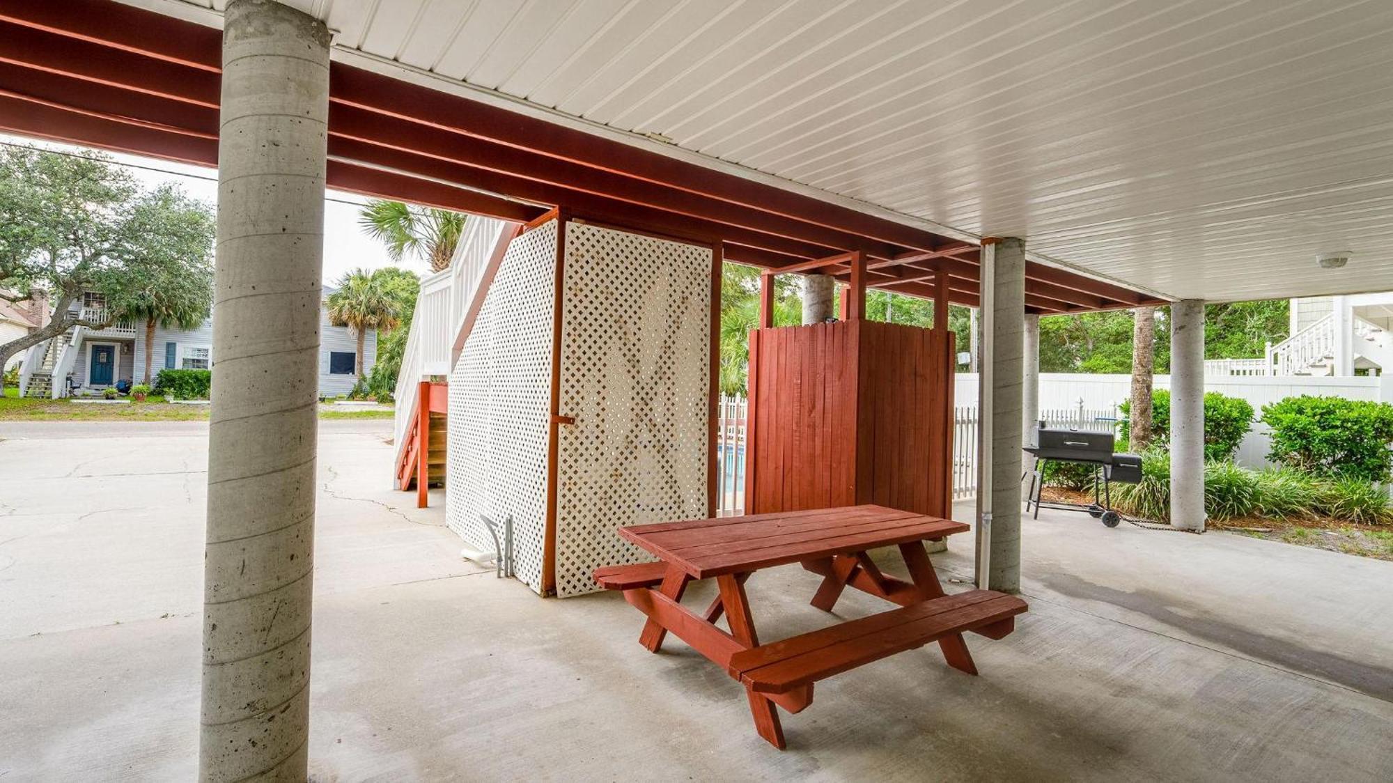Ocean's Edge - 2nd Row - Crescent Section Holiday home