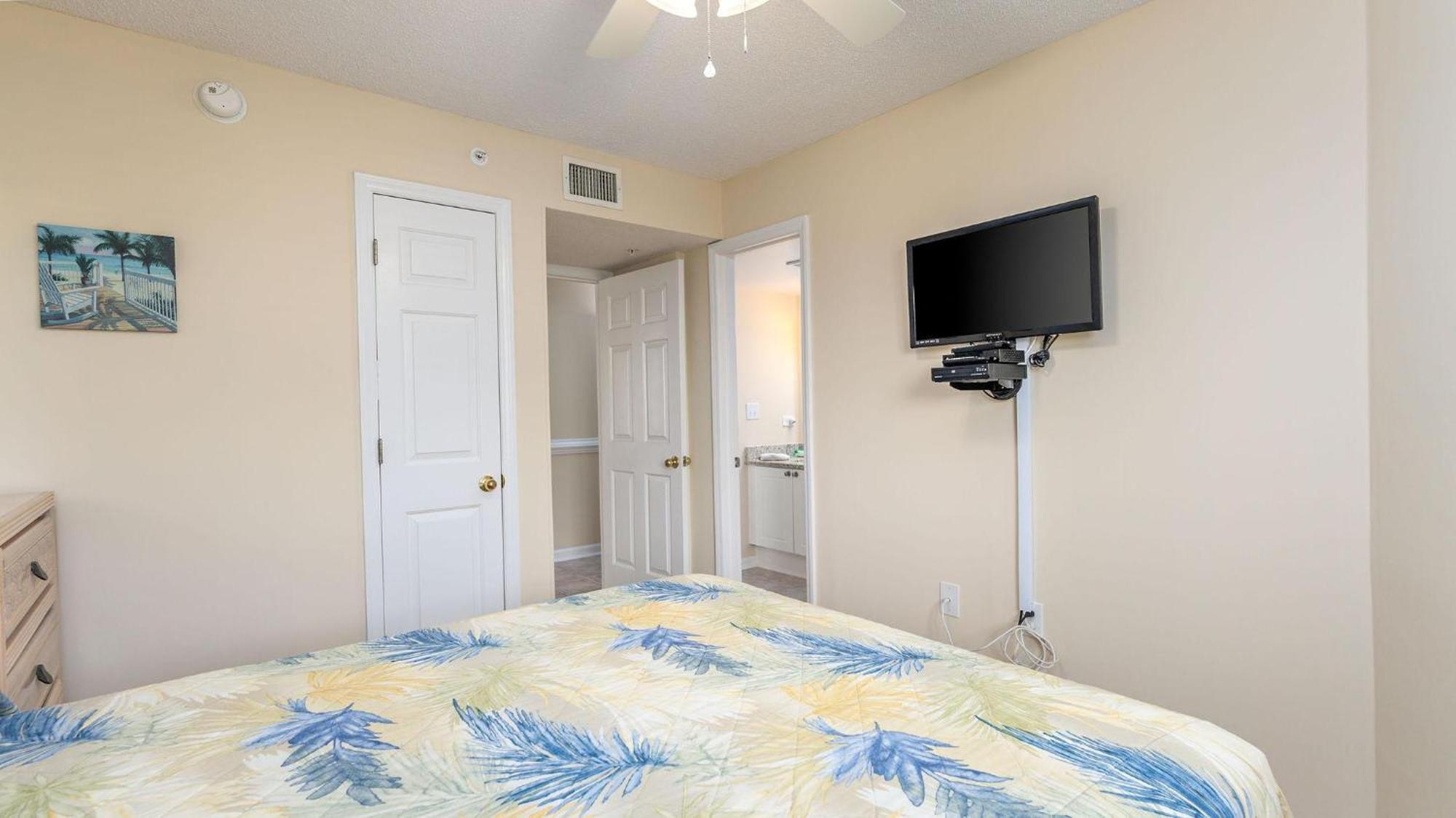 Ocean Bay Club 101 - Oceanfront - Ocean Drive Section