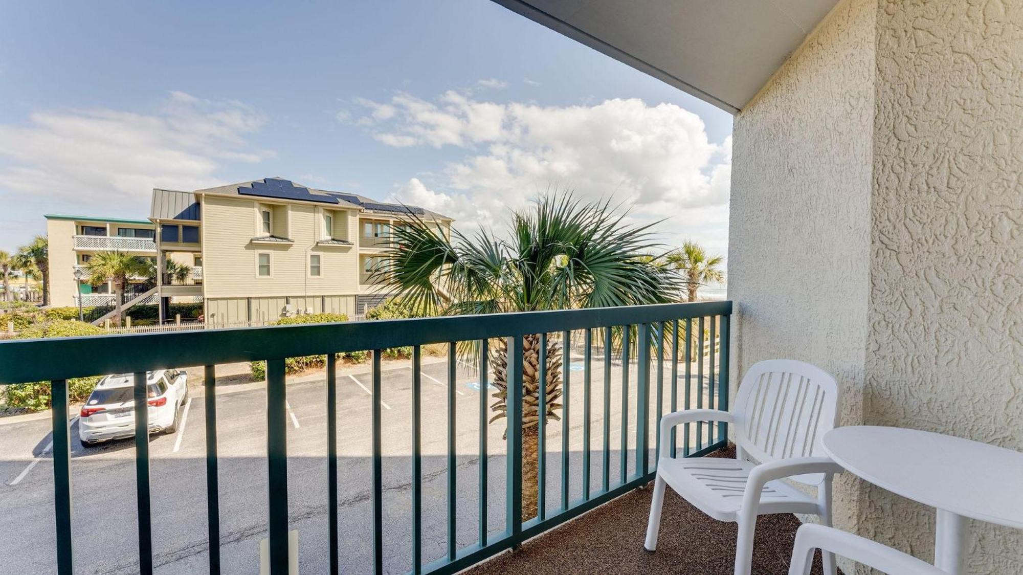 Ocean Bay Club 101 - Oceanfront - Ocean Drive Section Holiday home *