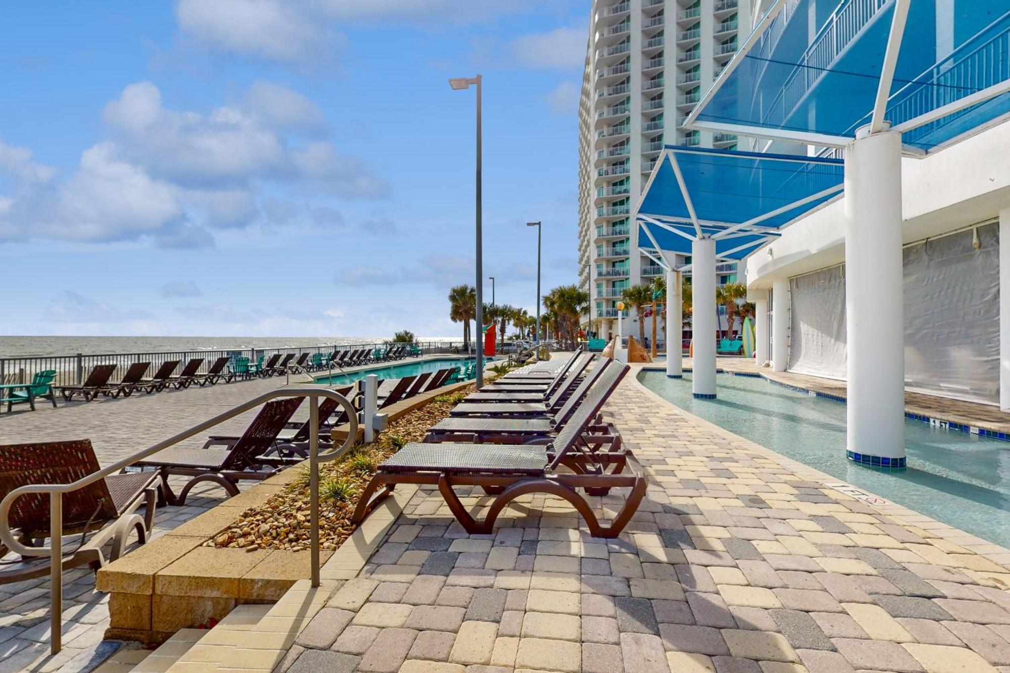 Apartment Oceans One Unit 403 *